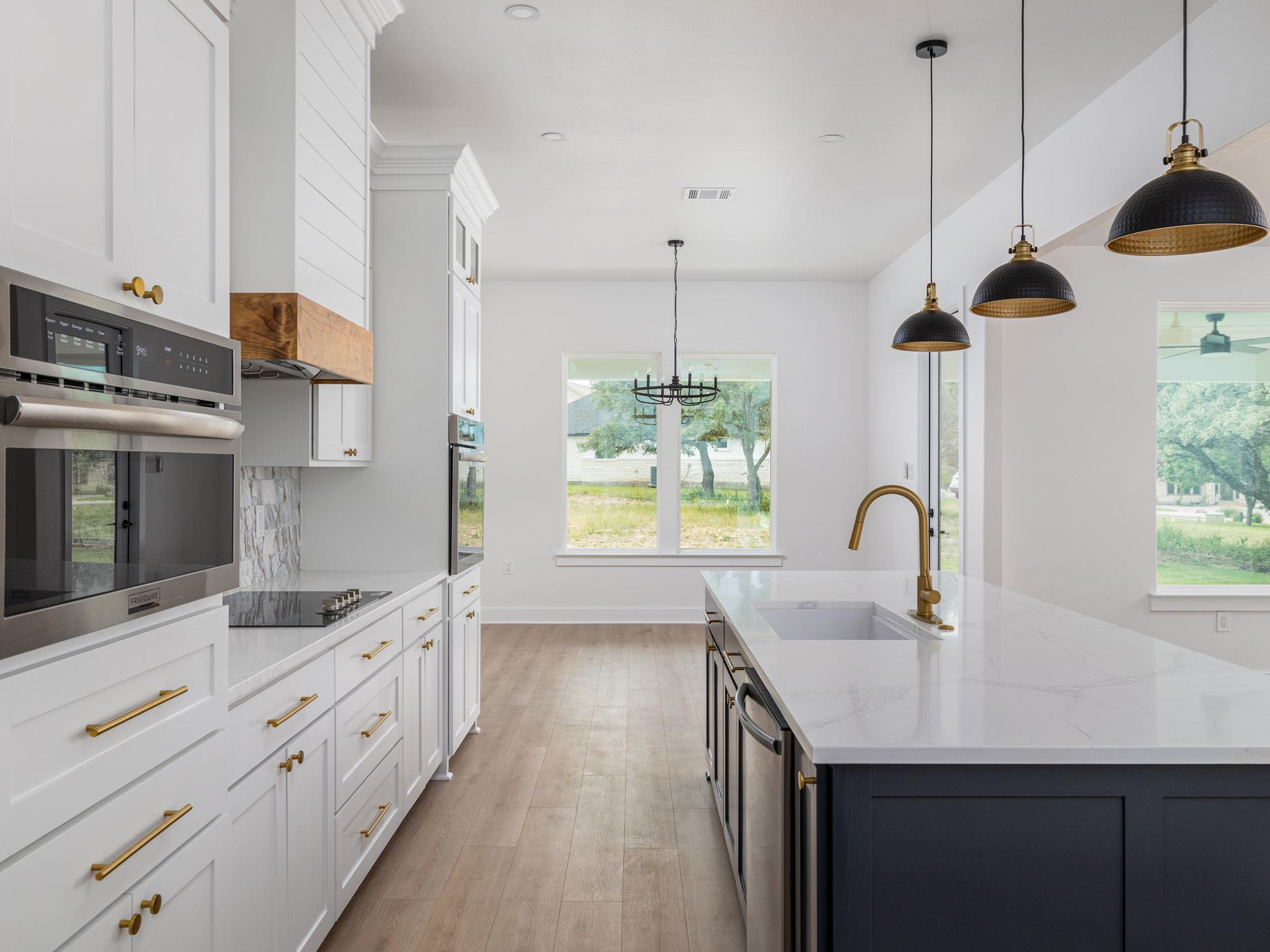 811 County Road 200, Burnet, TX 78611