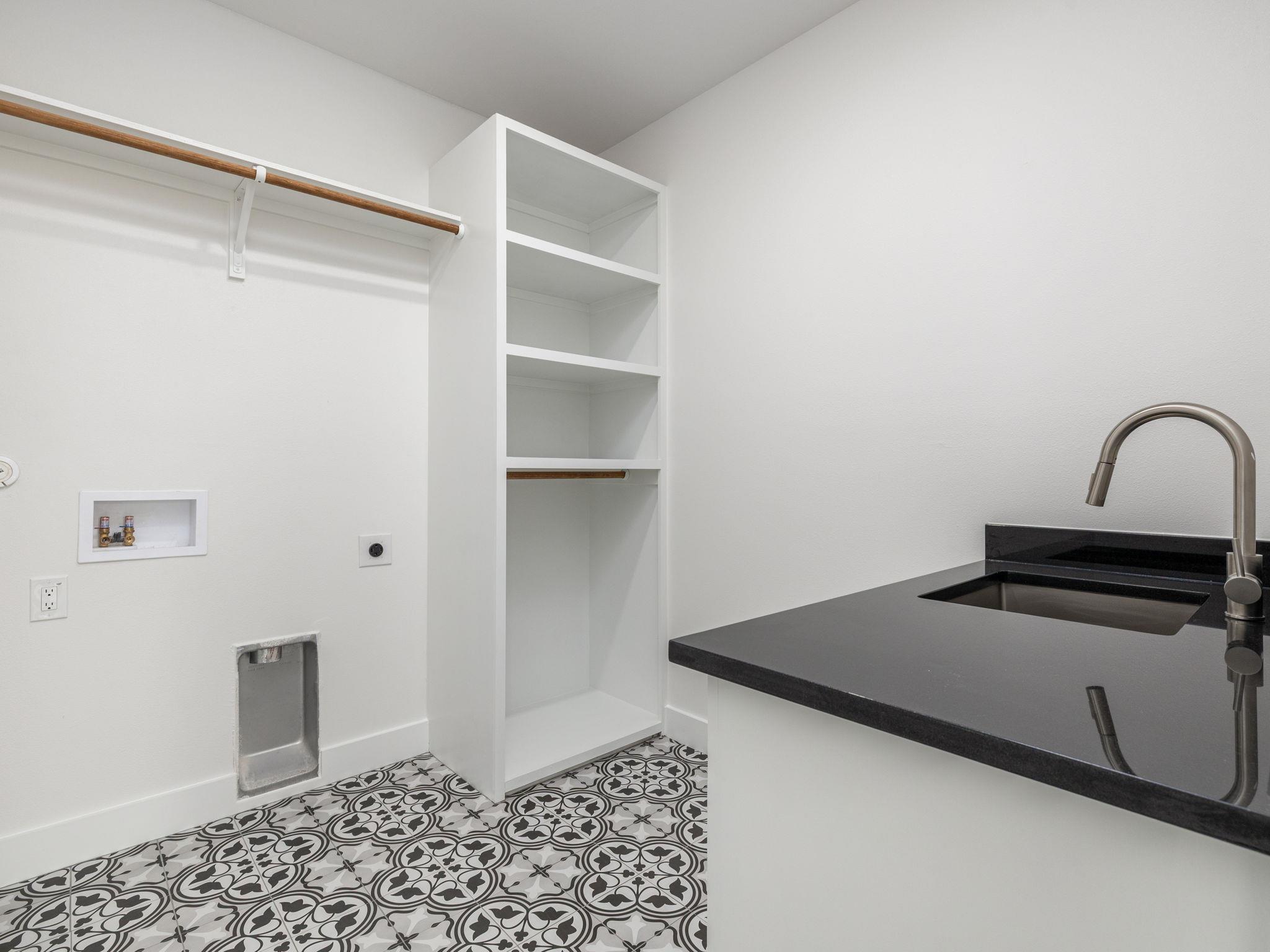 811 County Road 200, Burnet, TX 78611