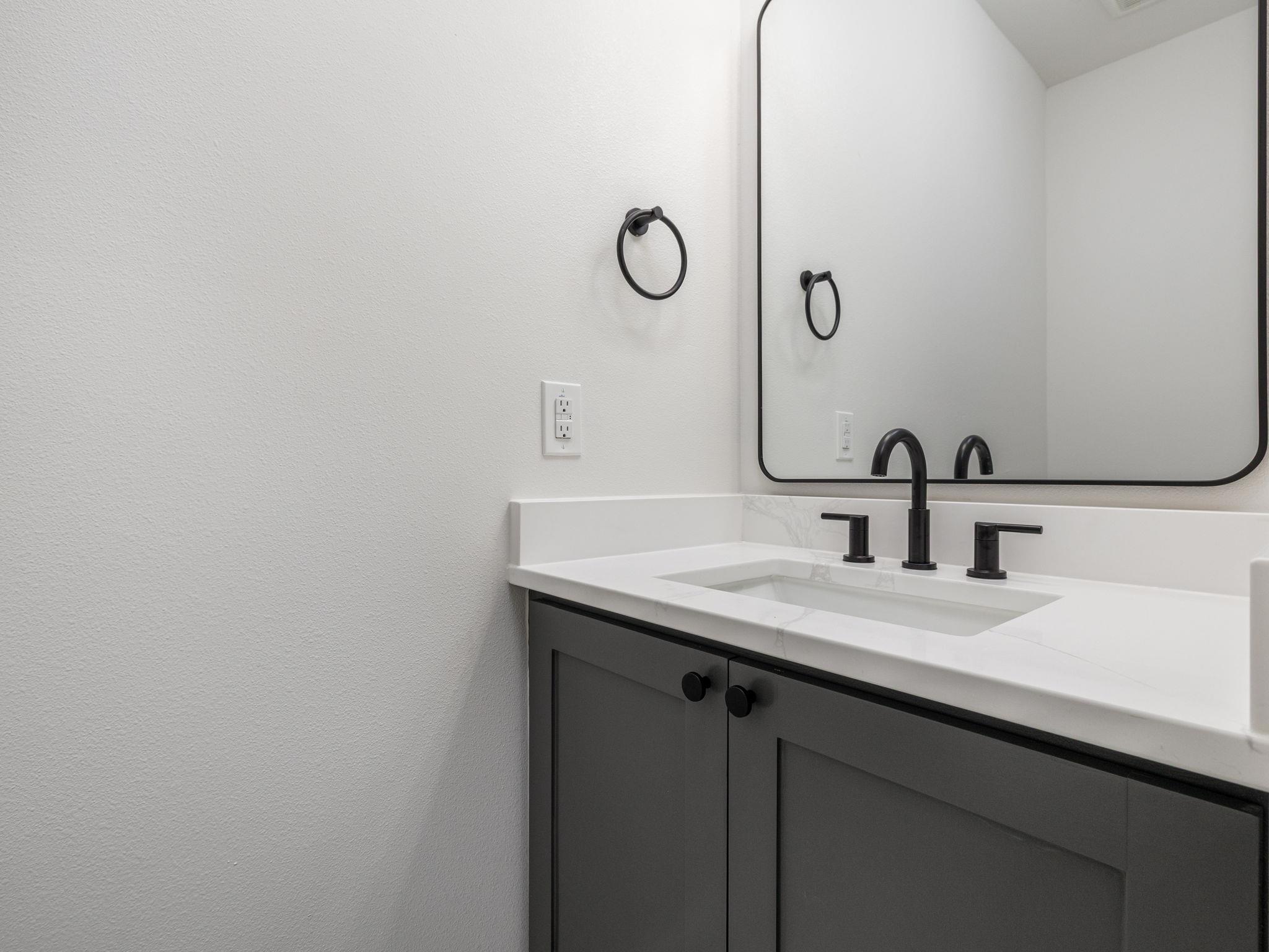 811 County Road 200, Burnet, TX 78611