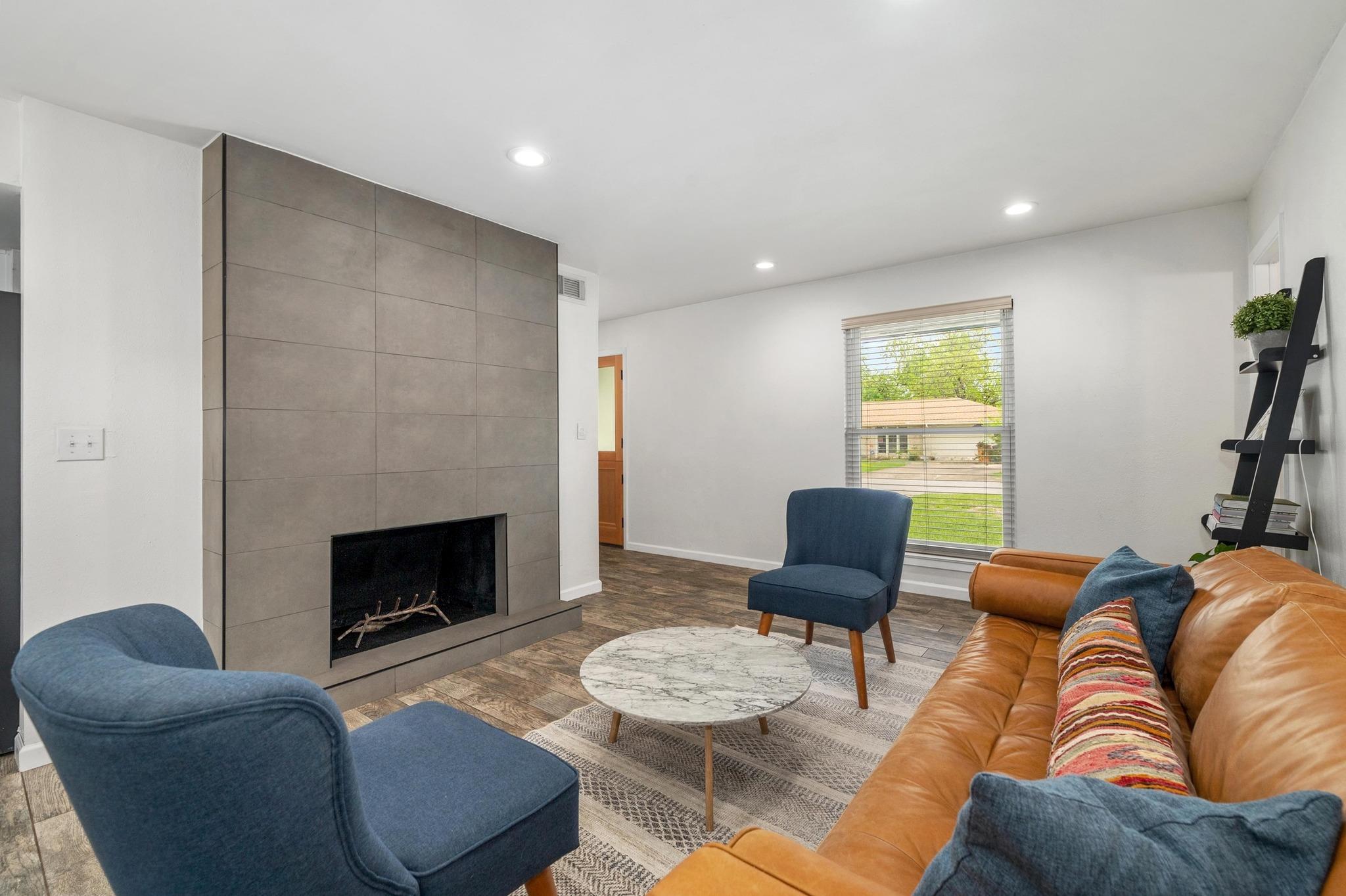 3100 Val Dr, Austin, TX 78723