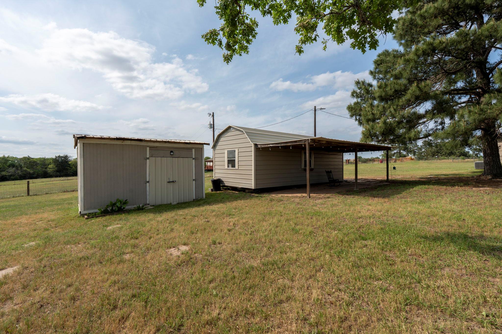 1975 Taylorsville Rd, Red Rock, TX 78662