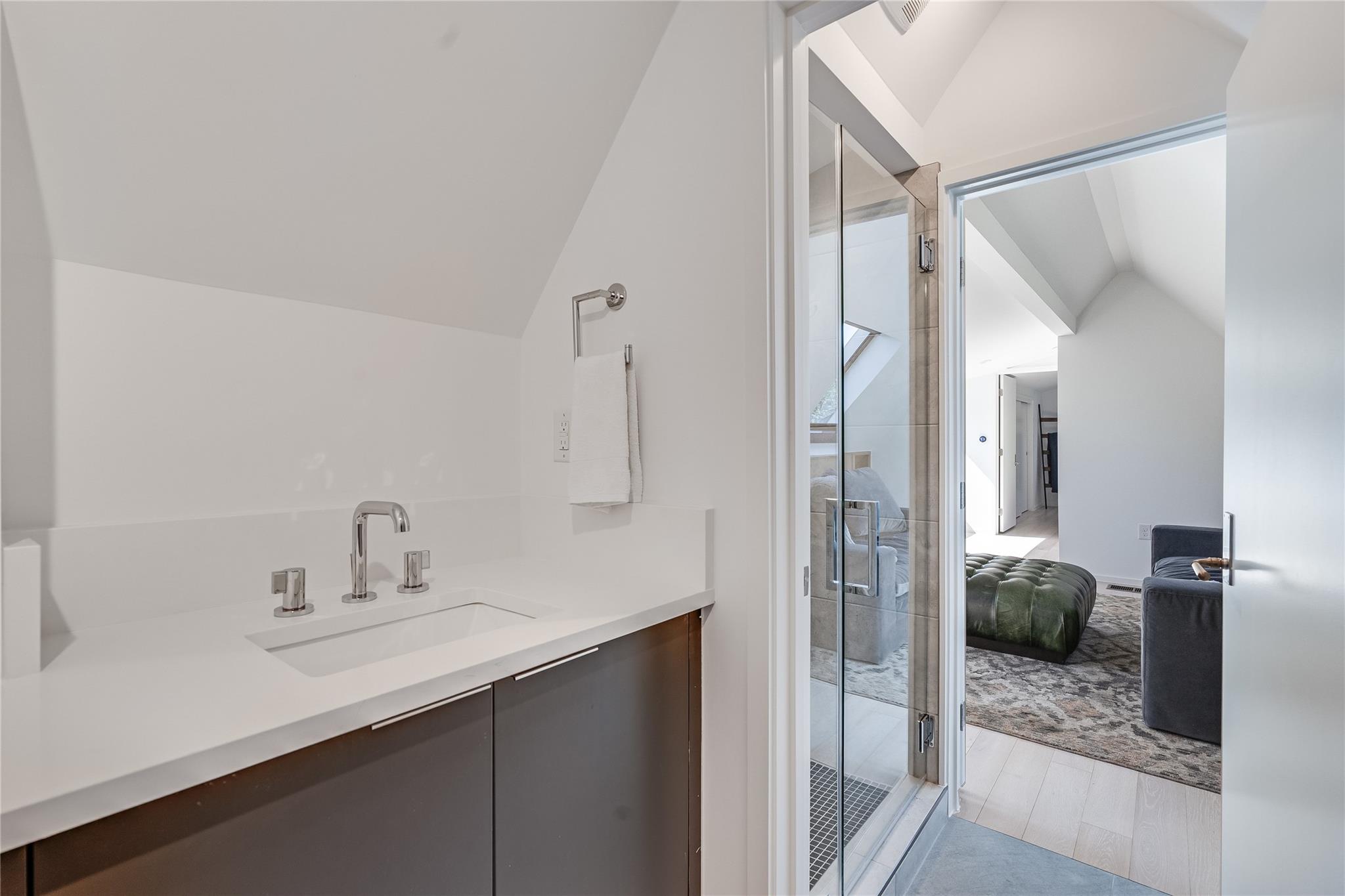 811 W James St # 1, Austin, TX 78704