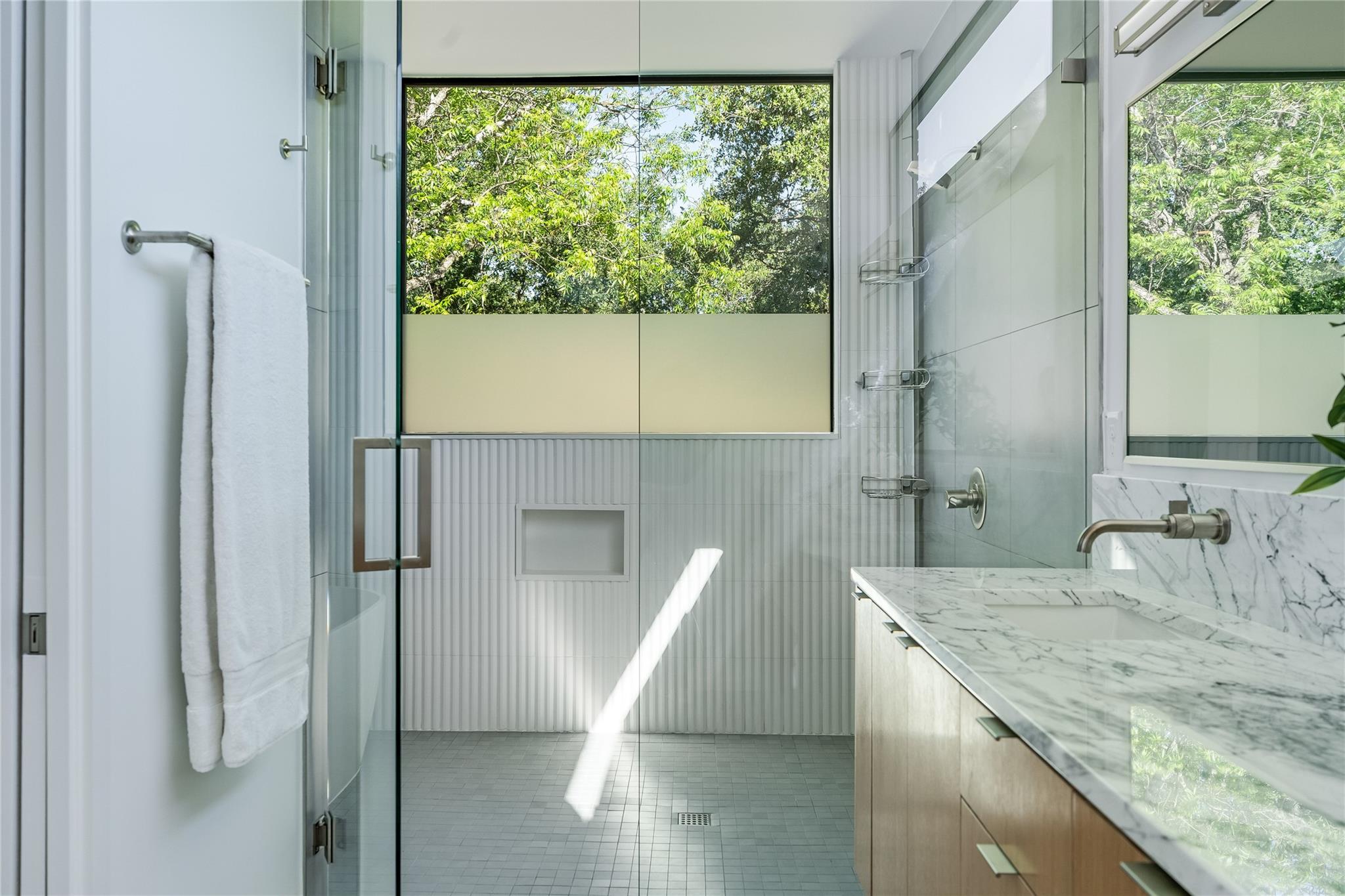 811 W James St # 1, Austin, TX 78704