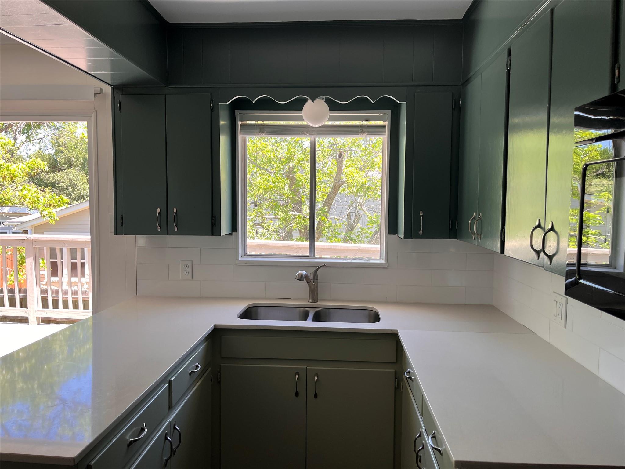 1400 Fairground St, Taylor, TX 76574