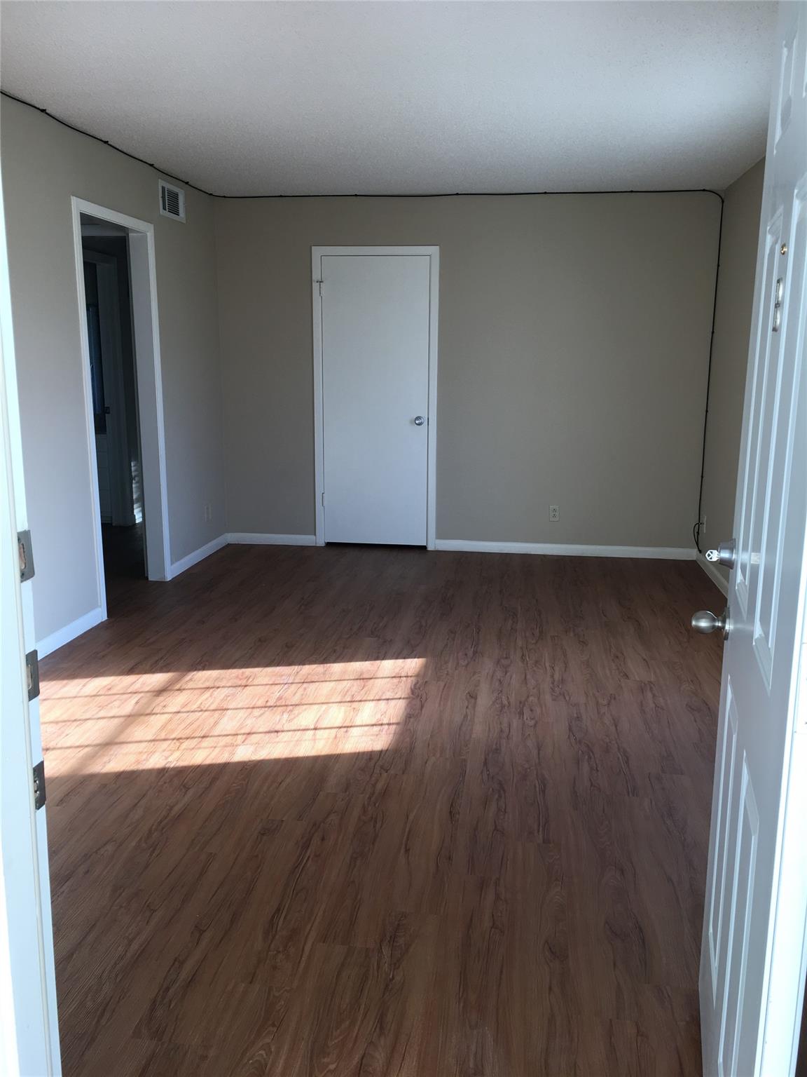 1400 Fairground St, Taylor, TX 76574