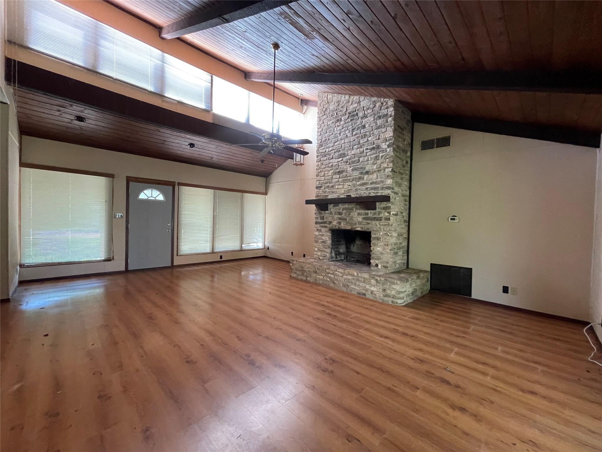 425 W Vaughan St, Bertram, TX 78605