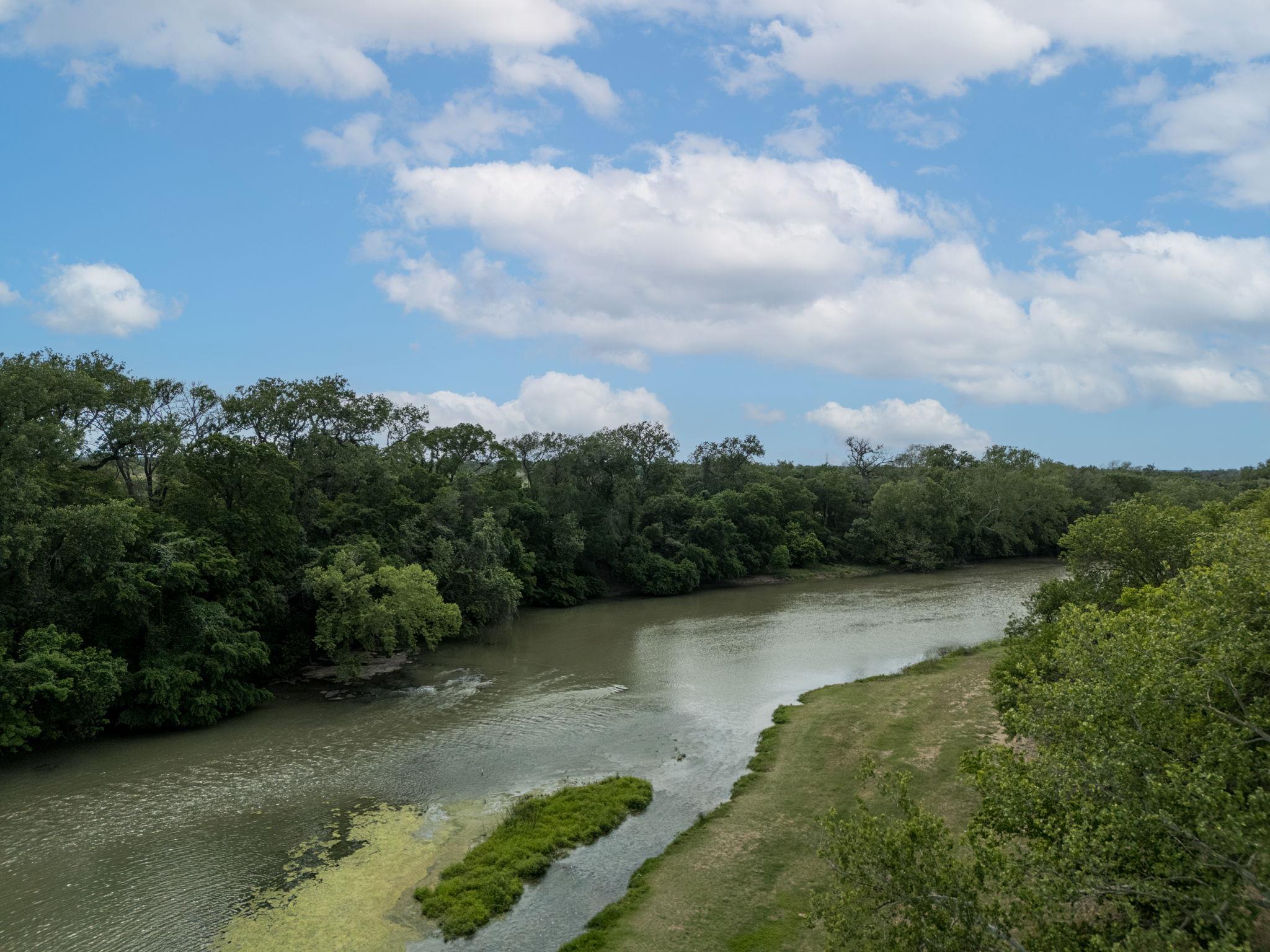 111 Hauula Ct, Bastrop, TX 78602