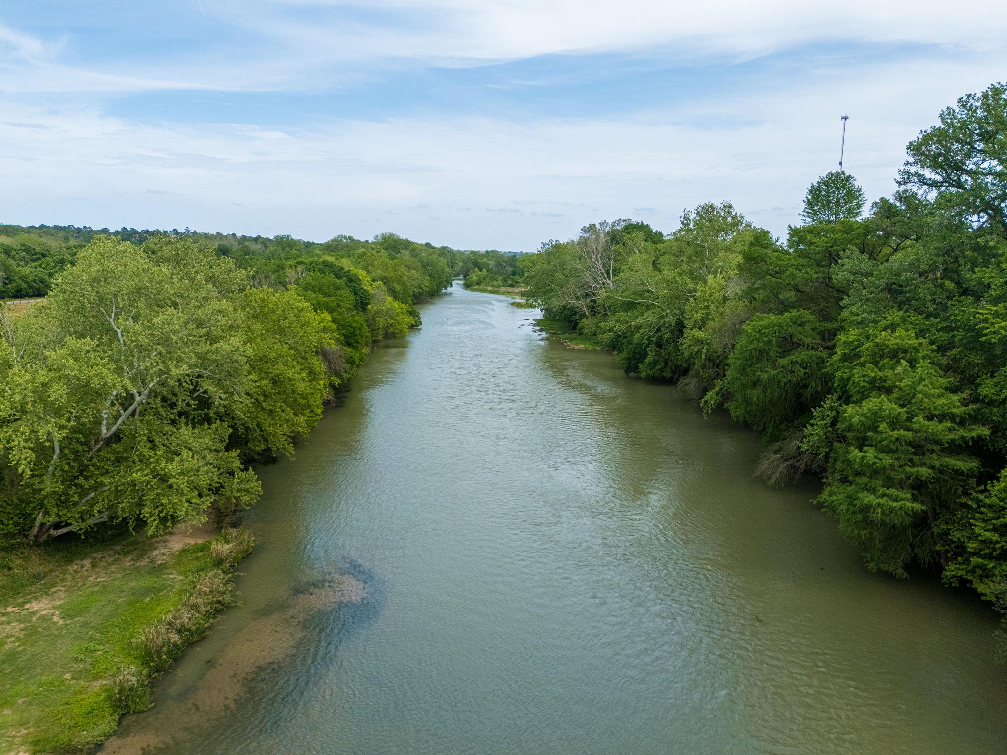 111 Hauula Ct, Bastrop, TX 78602