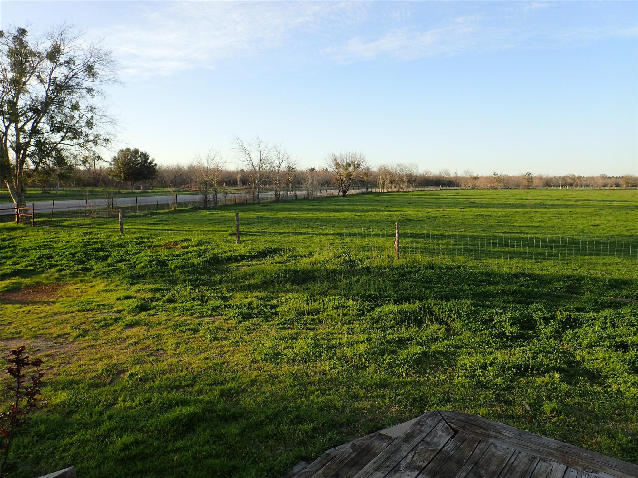 13.5ac FM 1296, Waelder, TX 78959
