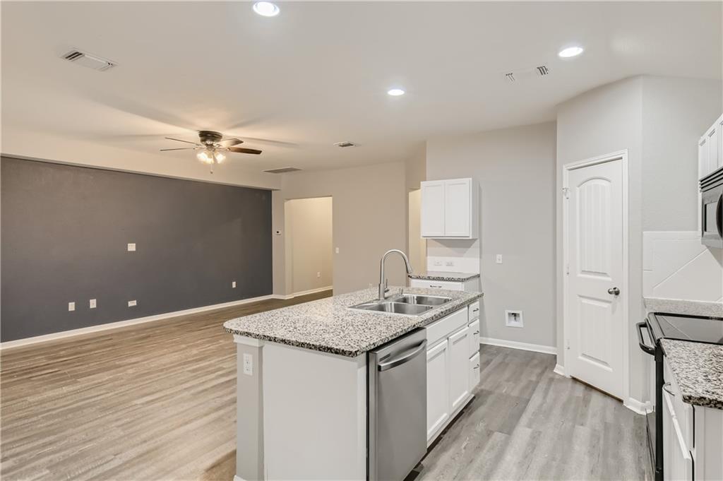 130 Denton Dr, Hutto, TX 78634