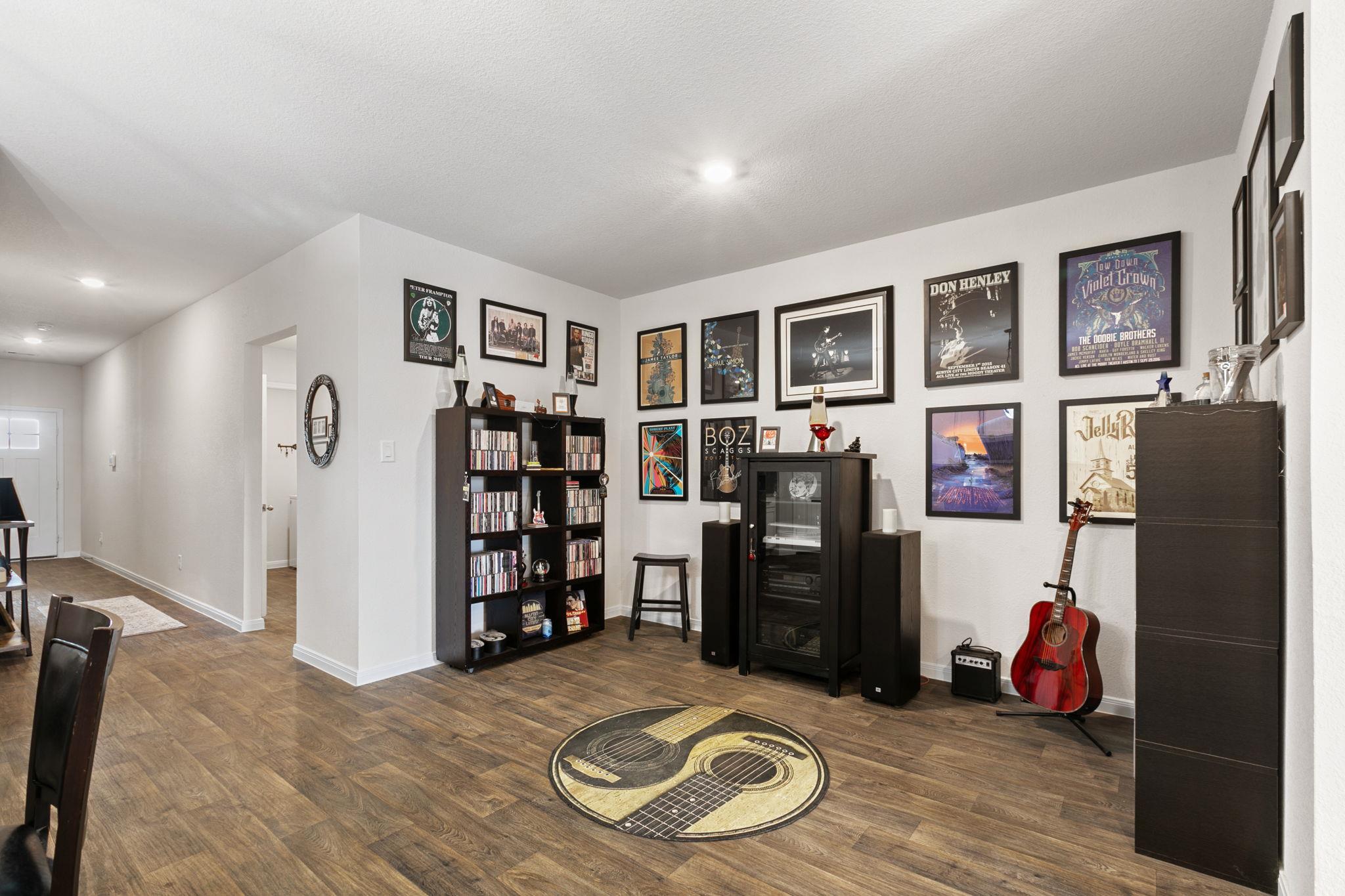 414 Aylor Way, Lockhart, TX 78644