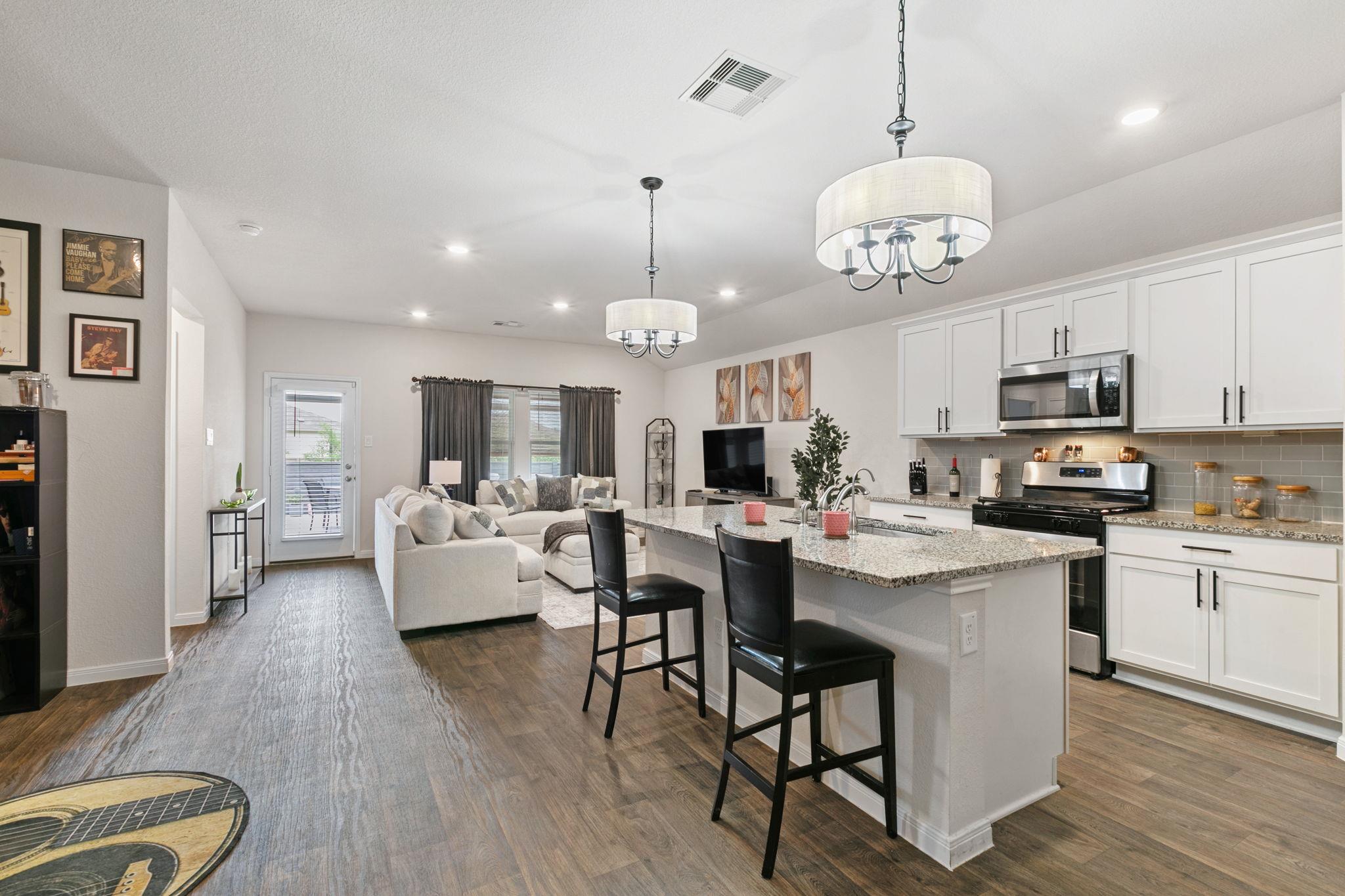 414 Aylor Way, Lockhart, TX 78644