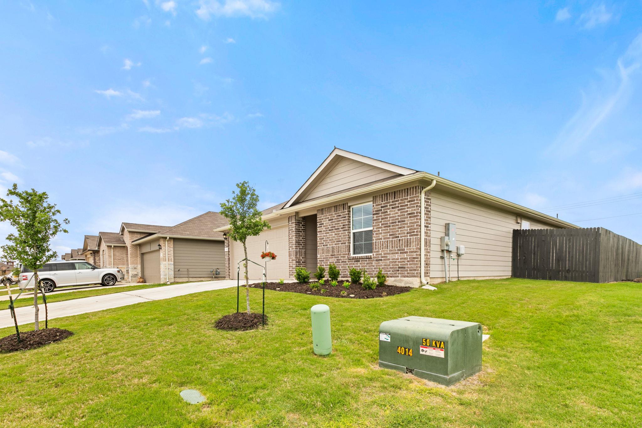 414 Aylor Way, Lockhart, TX 78644
