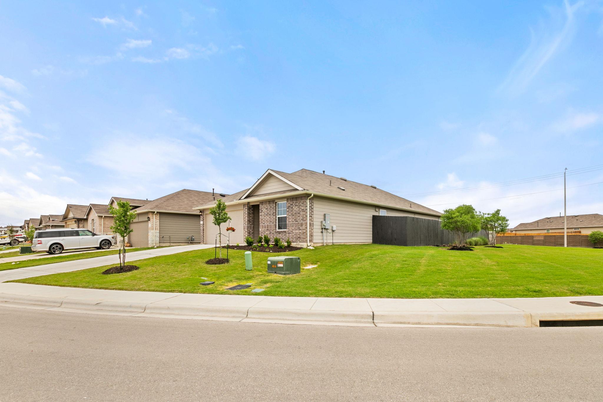414 Aylor Way, Lockhart, TX 78644