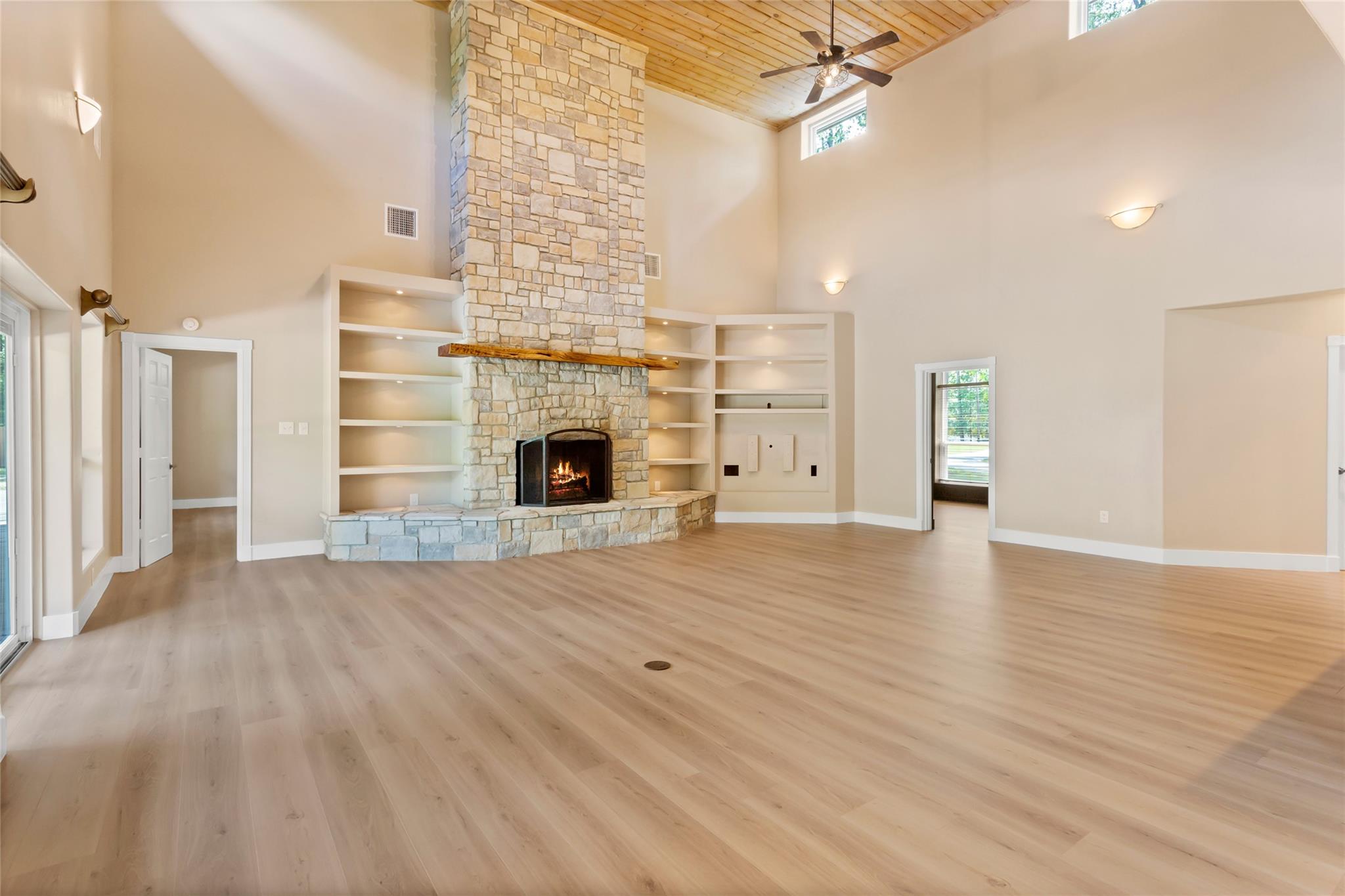419 Vista Del Lago Dr, Huffman, TX 77336