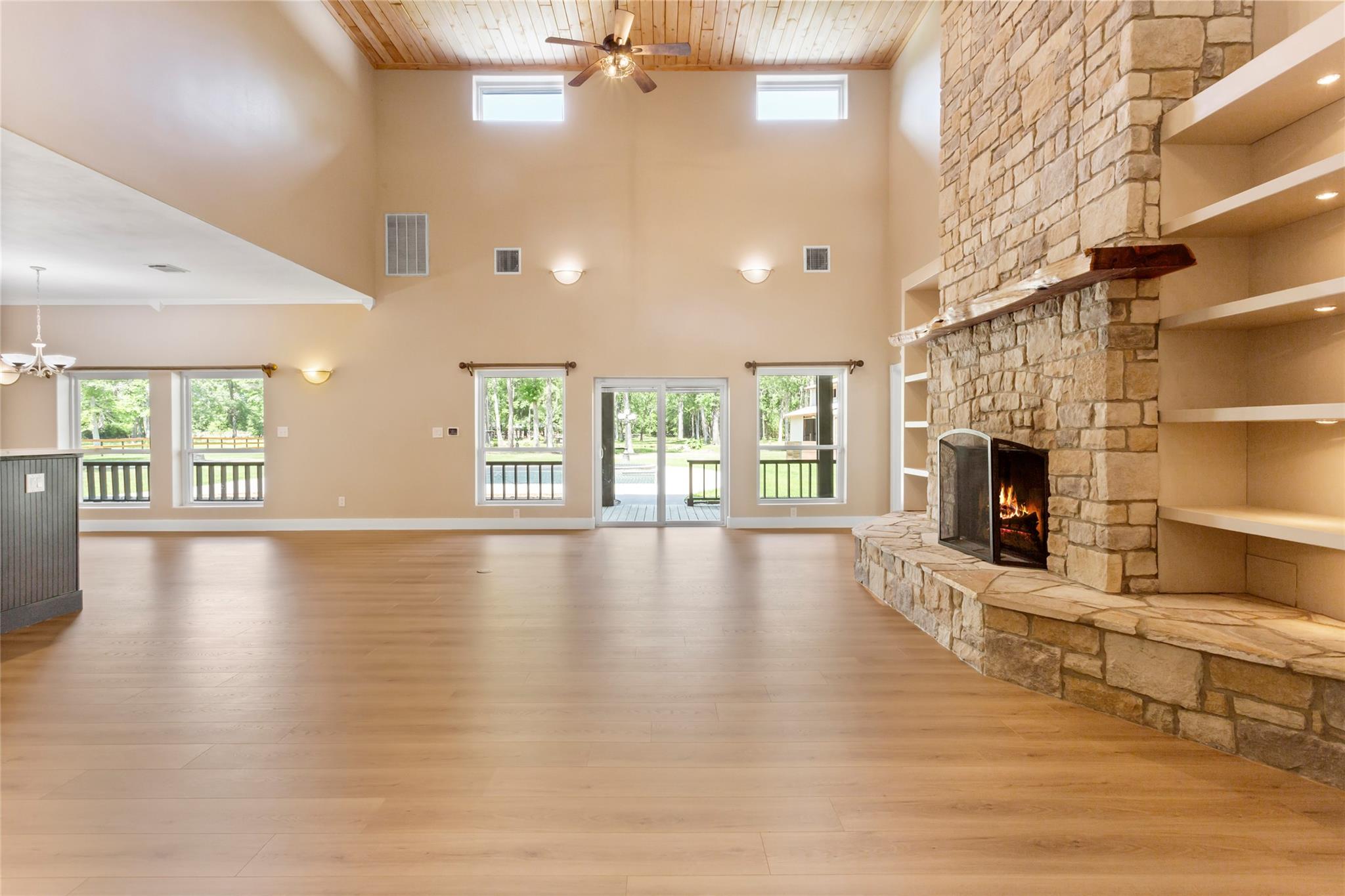 419 Vista Del Lago Dr, Huffman, TX 77336