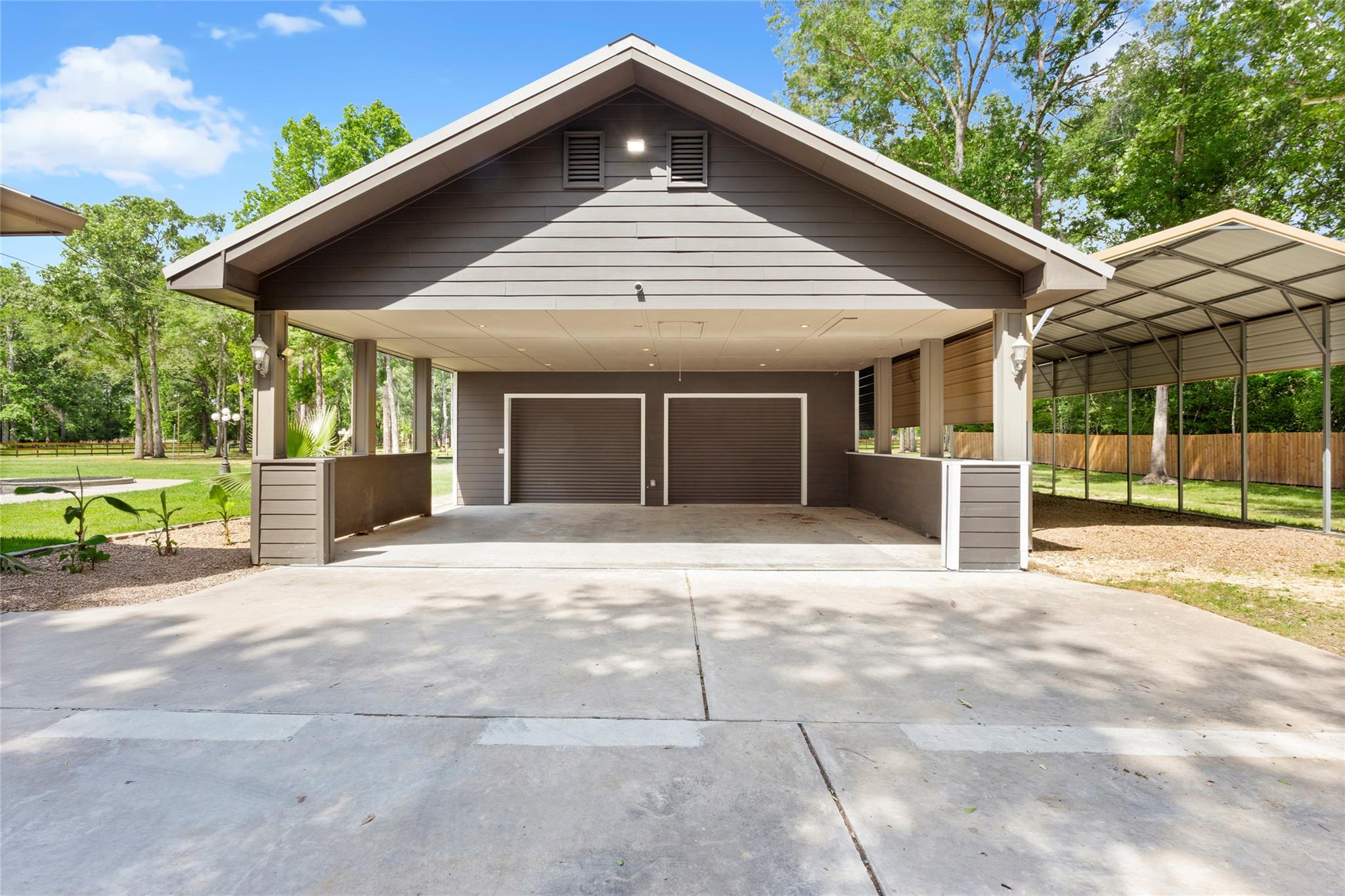 419 Vista Del Lago Dr, Huffman, TX 77336