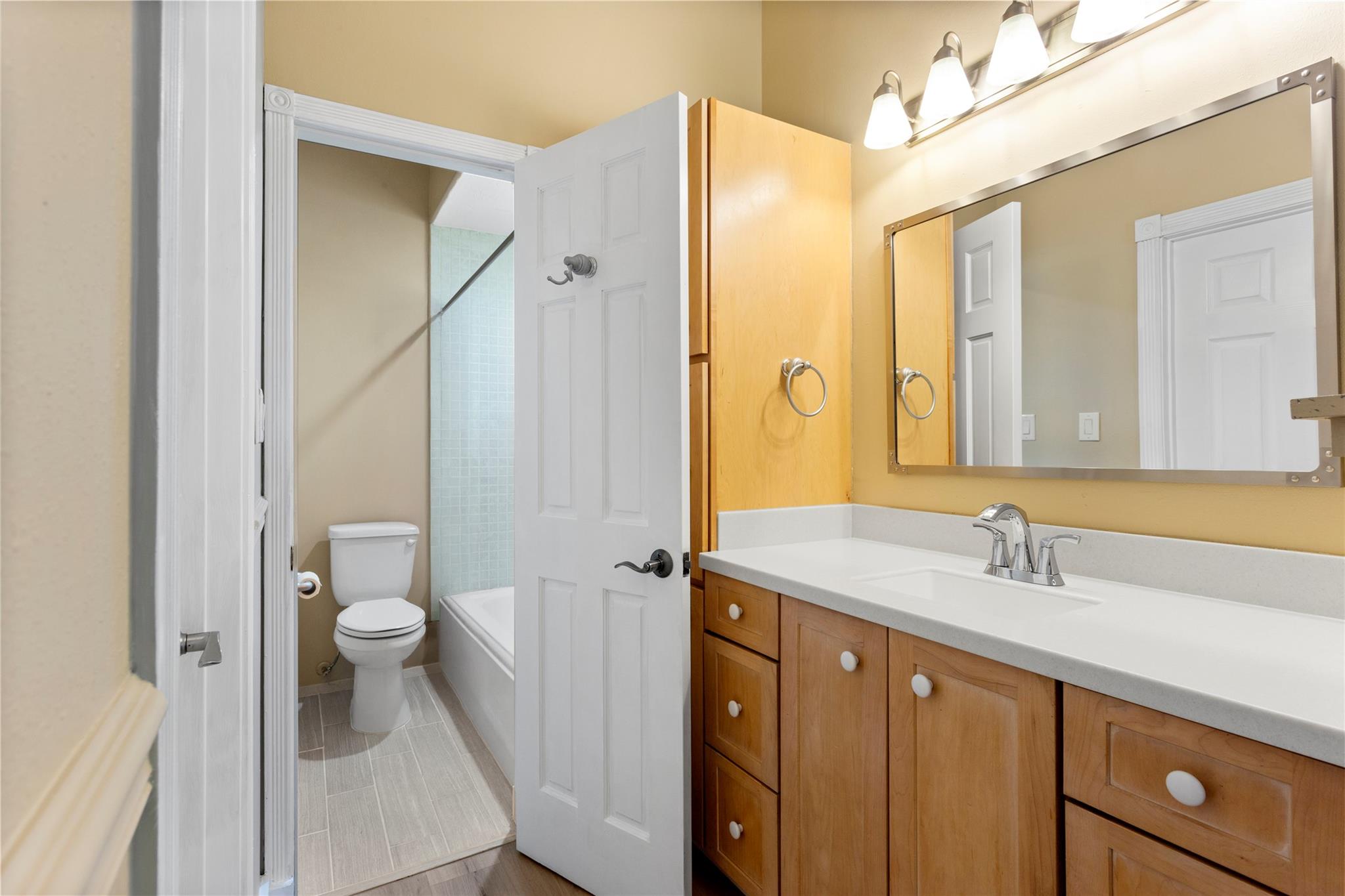 419 Vista Del Lago Dr, Huffman, TX 77336