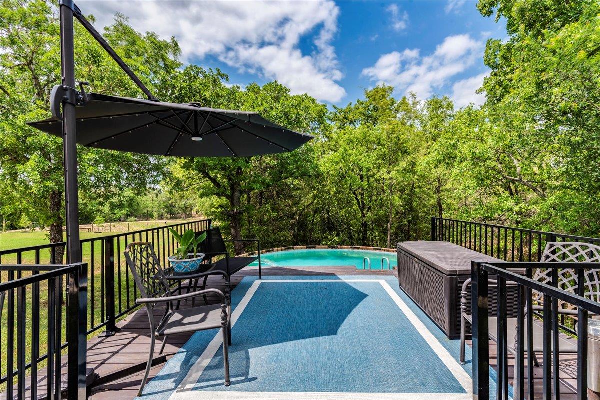 194 Mineral Springs Rd, Lockhart, TX 78644