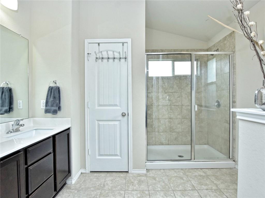 112 Igneous Ln, Jarrell, TX 76537