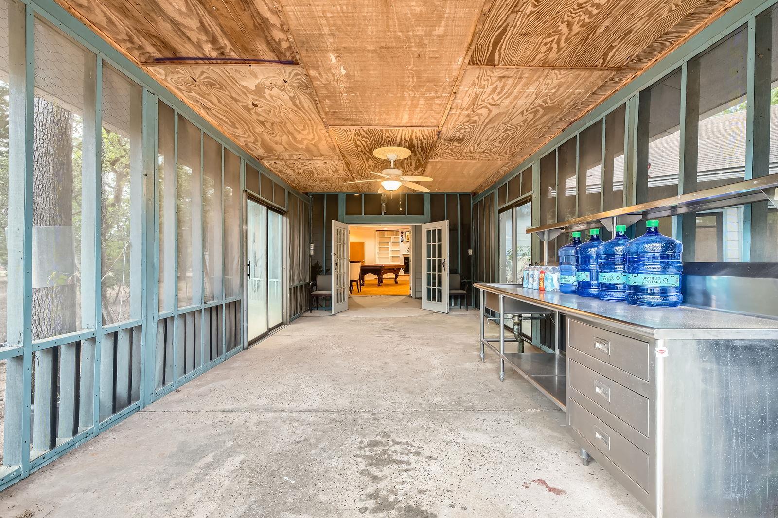 200 Woodlands Dr, Bastrop, TX 78602