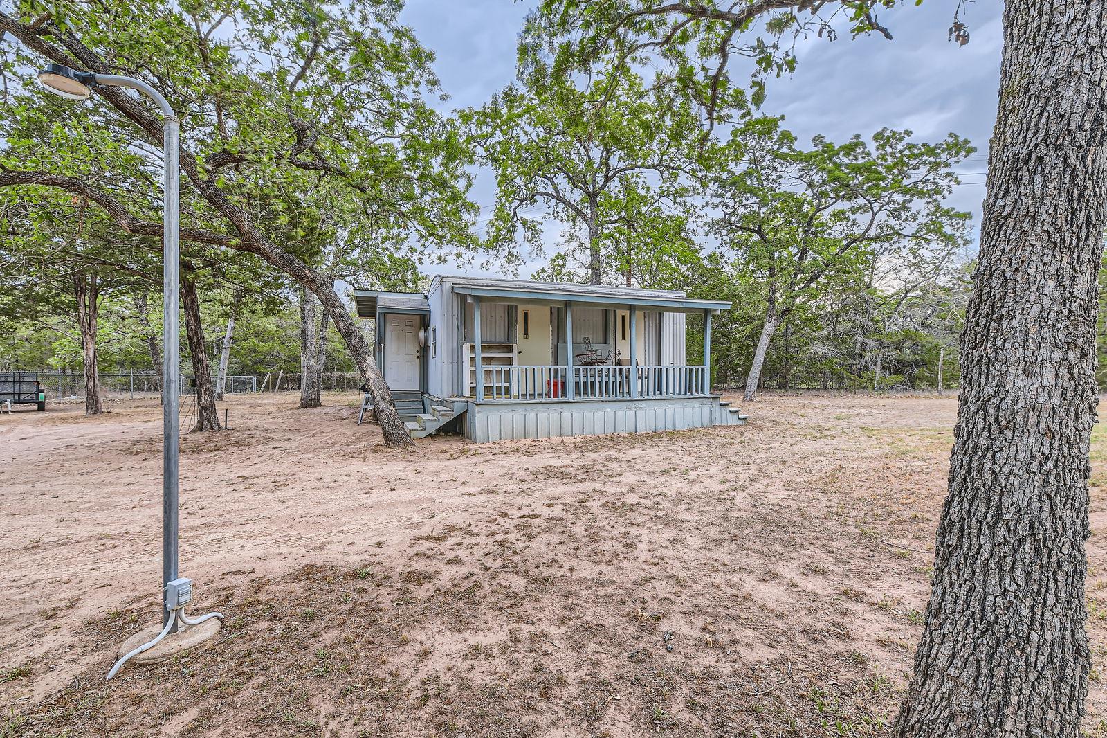 200 Woodlands Dr, Bastrop, TX 78602