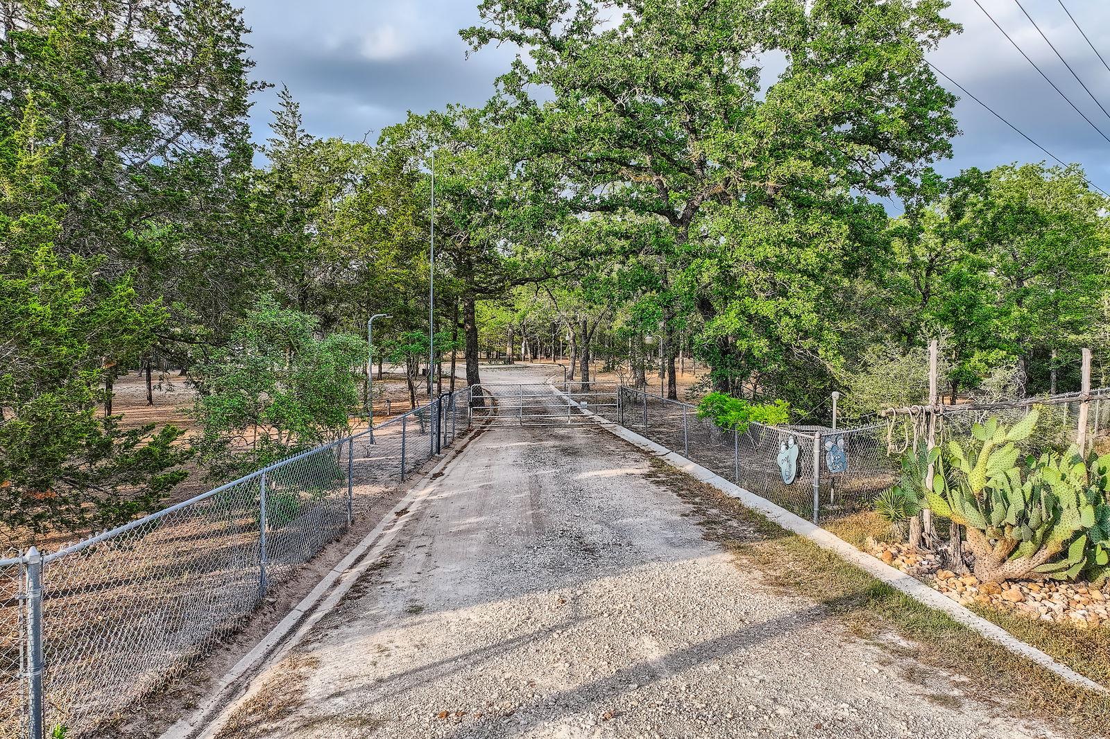 200 Woodlands Dr, Bastrop, TX 78602