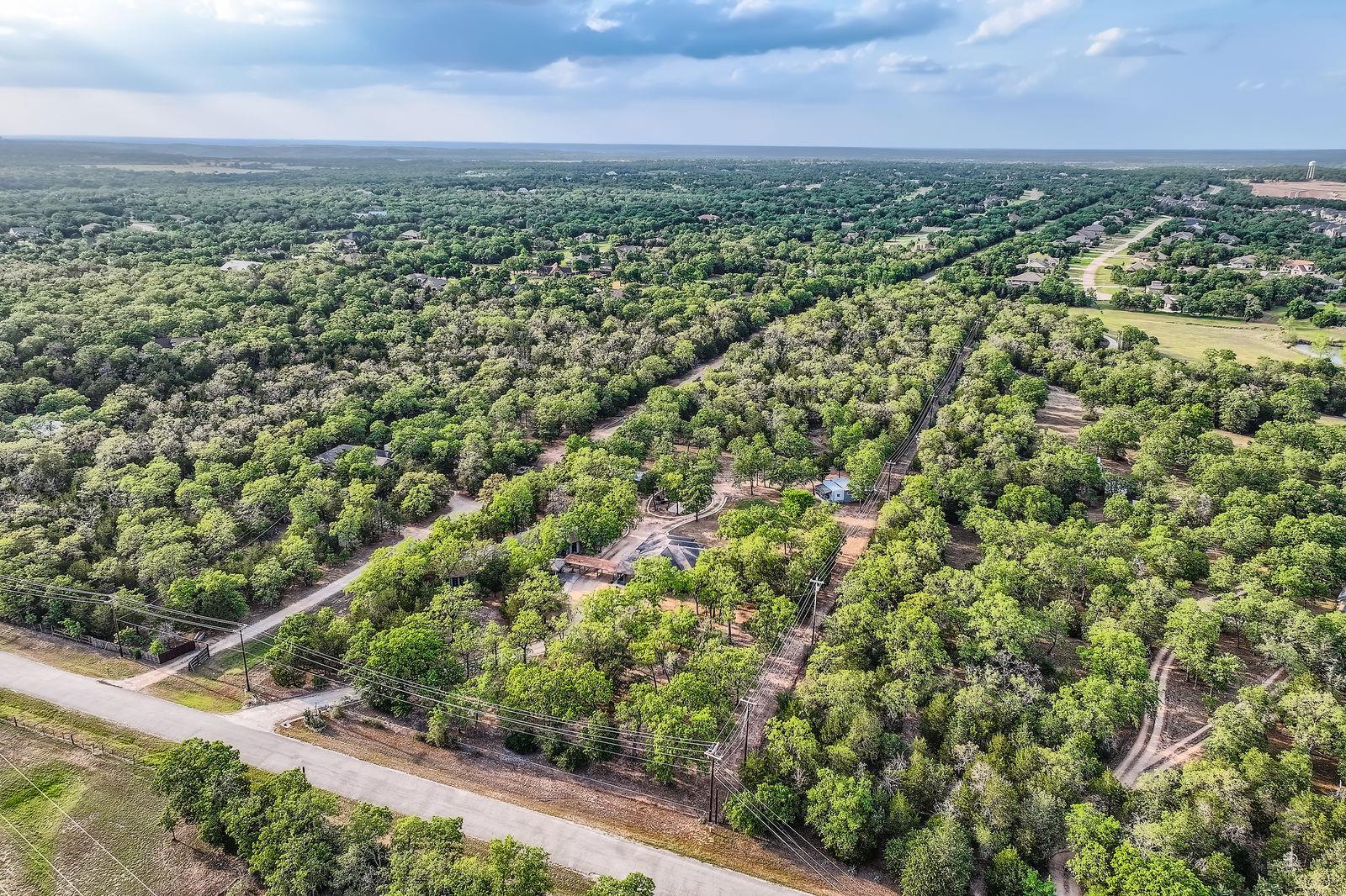 200 Woodlands Dr, Bastrop, TX 78602