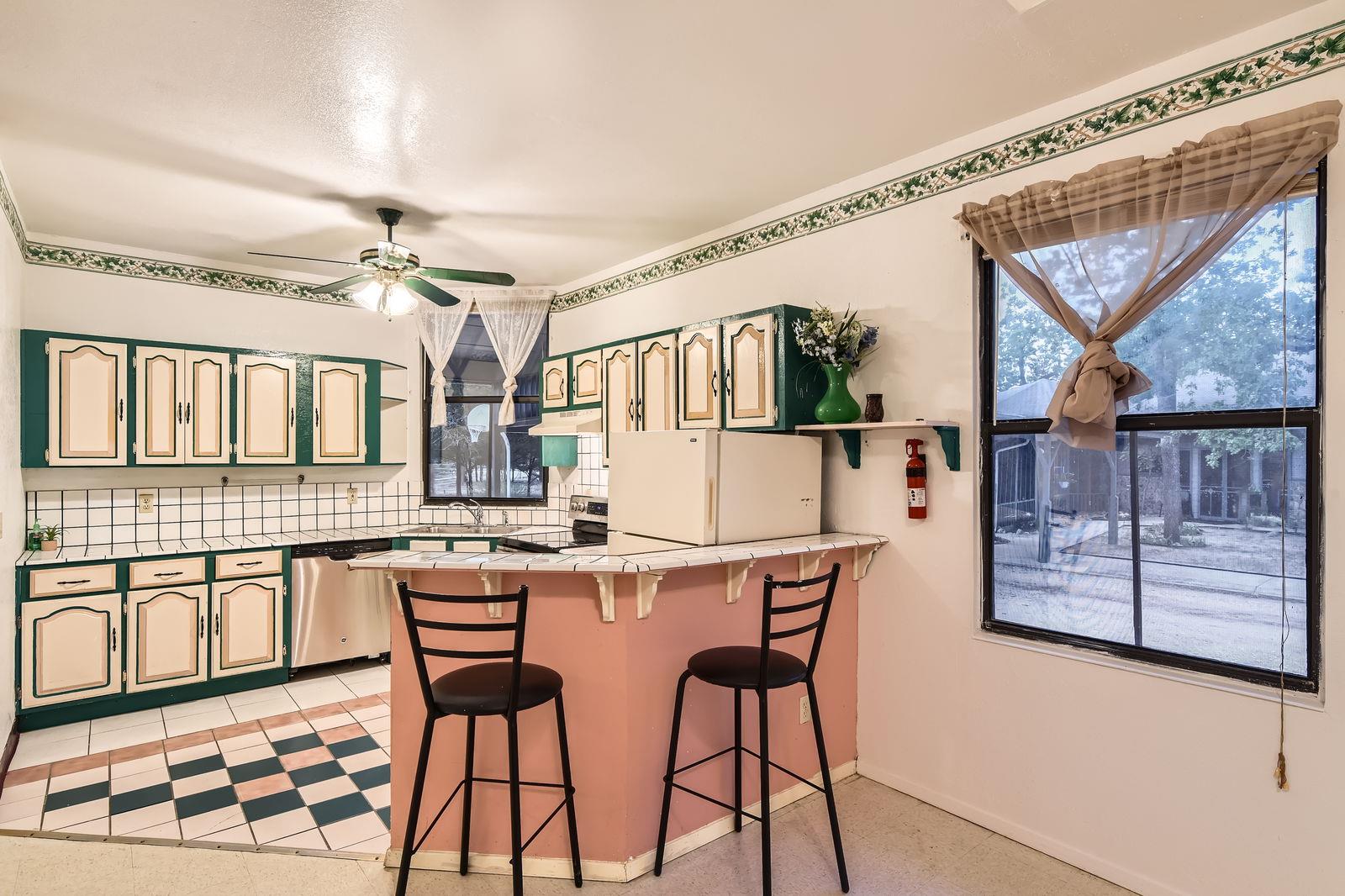 200 Woodlands Dr, Bastrop, TX 78602