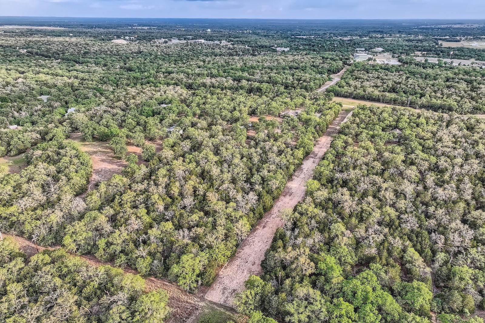 200 Woodlands Dr, Bastrop, TX 78602