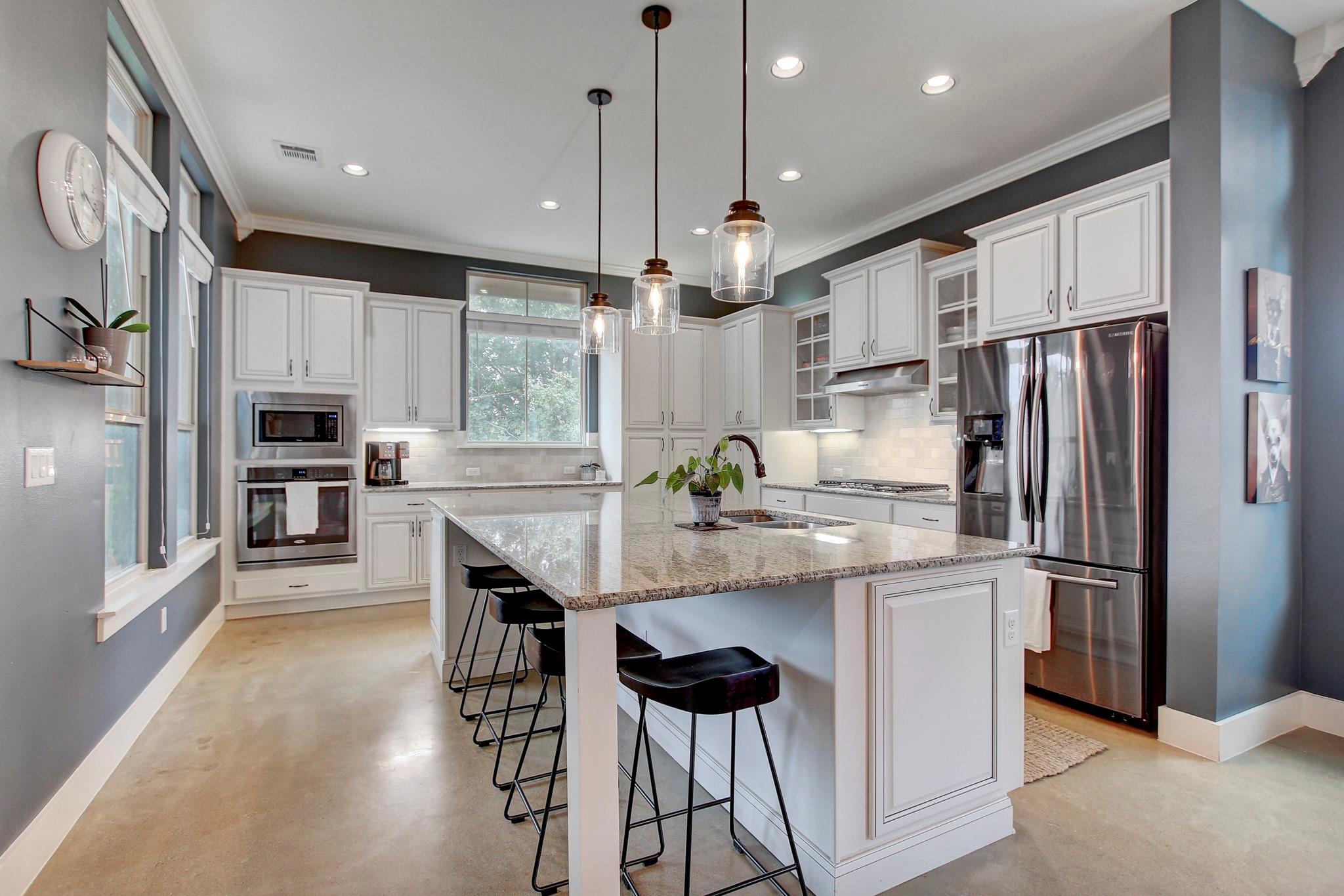 304 Ancient Oak Way, San Marcos, TX 78666