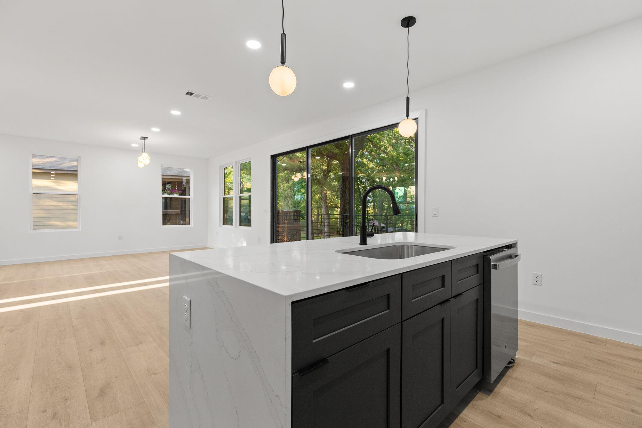 206 Ulupau Cir, Bastrop, TX 78602