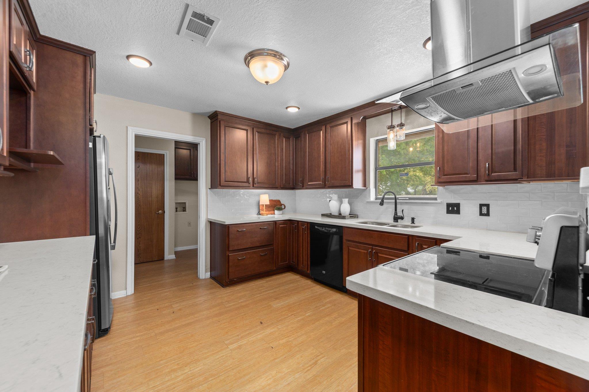 103 W Woodlawn Dr, Harker Heights, TX 76548