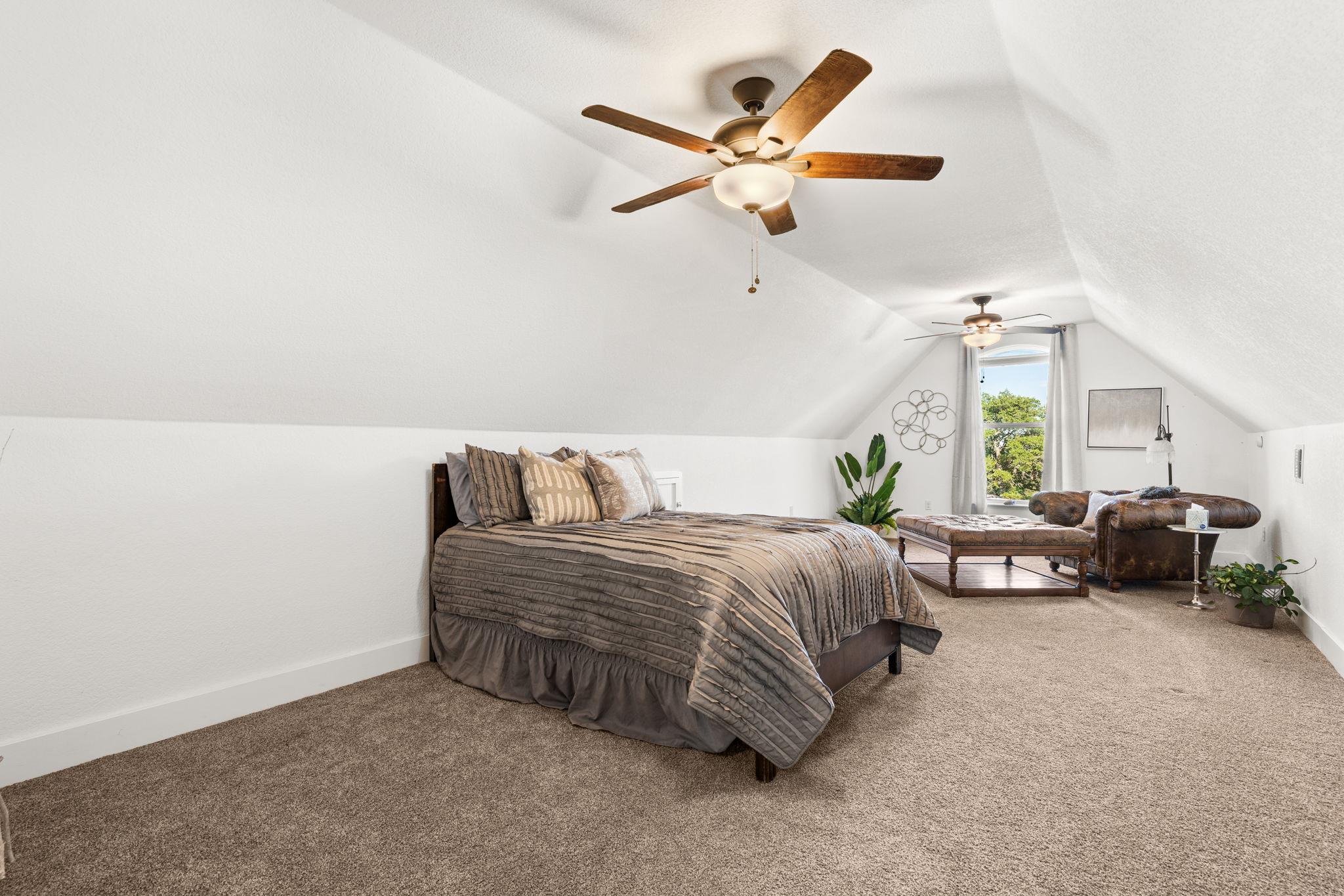 101 Durango Dr, Johnson City, TX 78636