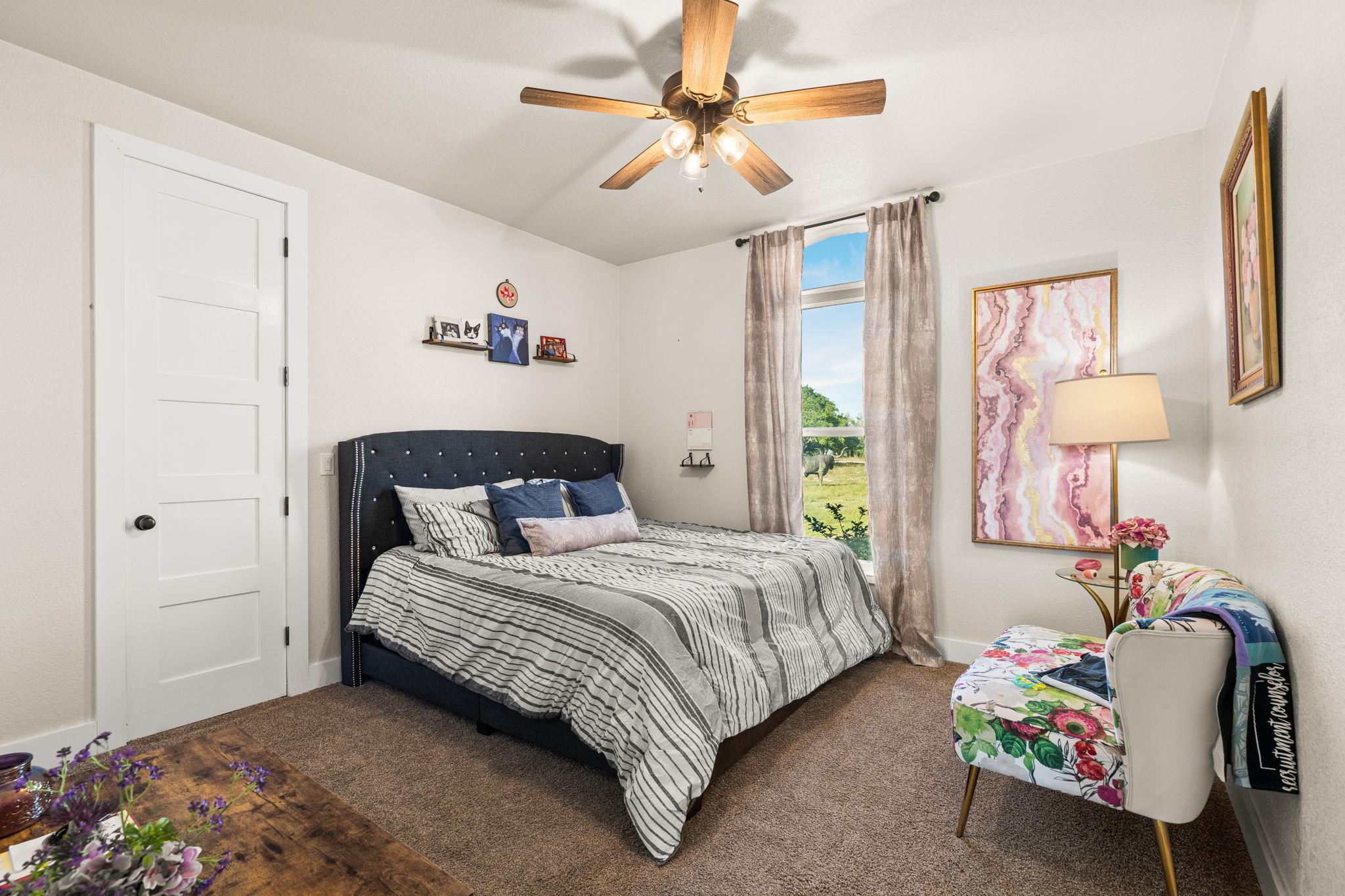 101 Durango Dr, Johnson City, TX 78636