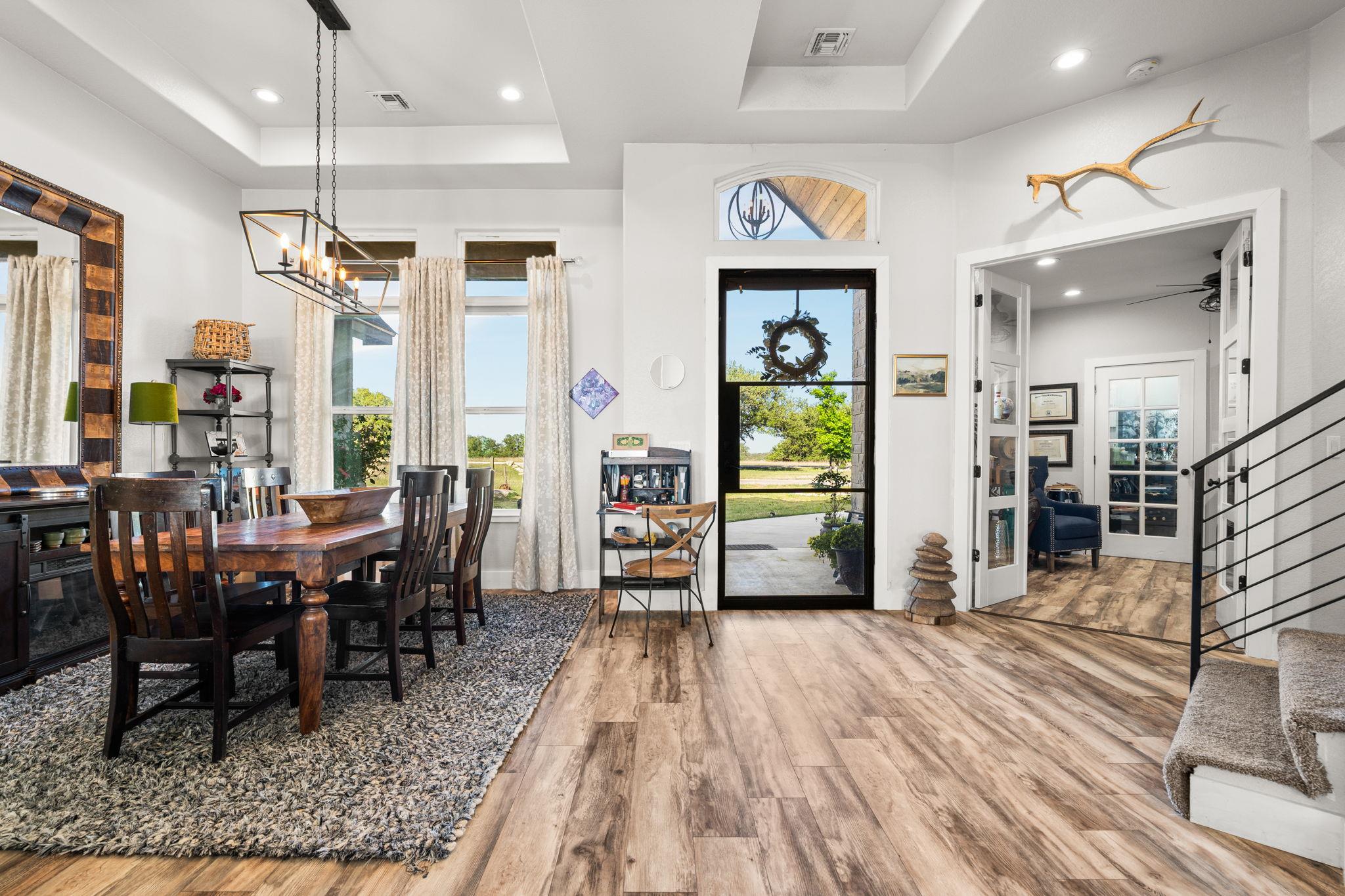 101 Durango Dr, Johnson City, TX 78636