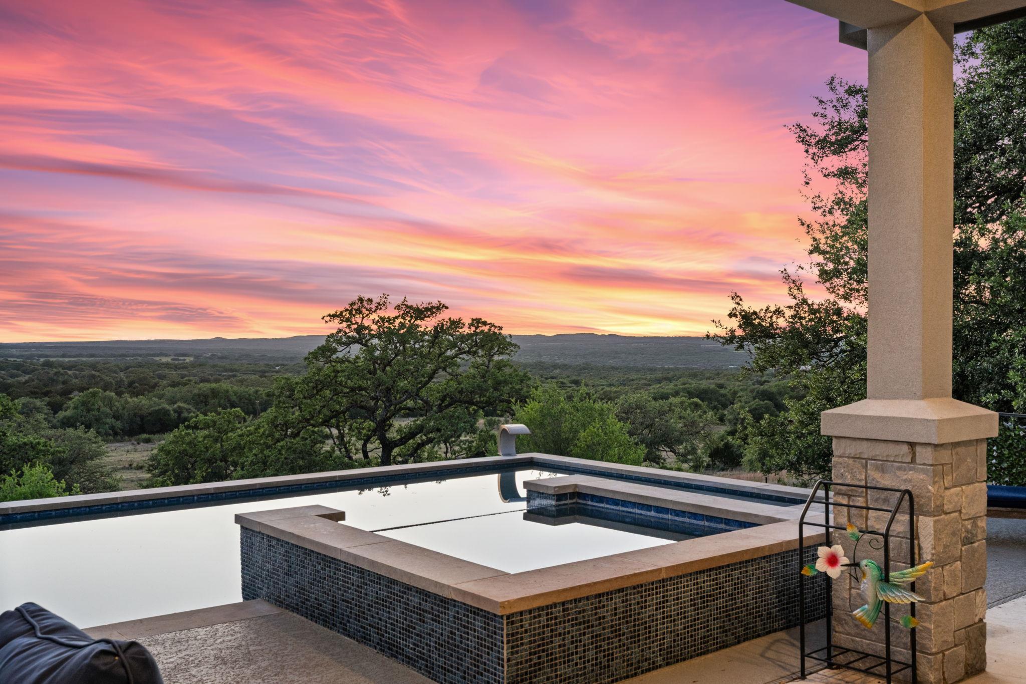 101 Durango Dr, Johnson City, TX 78636