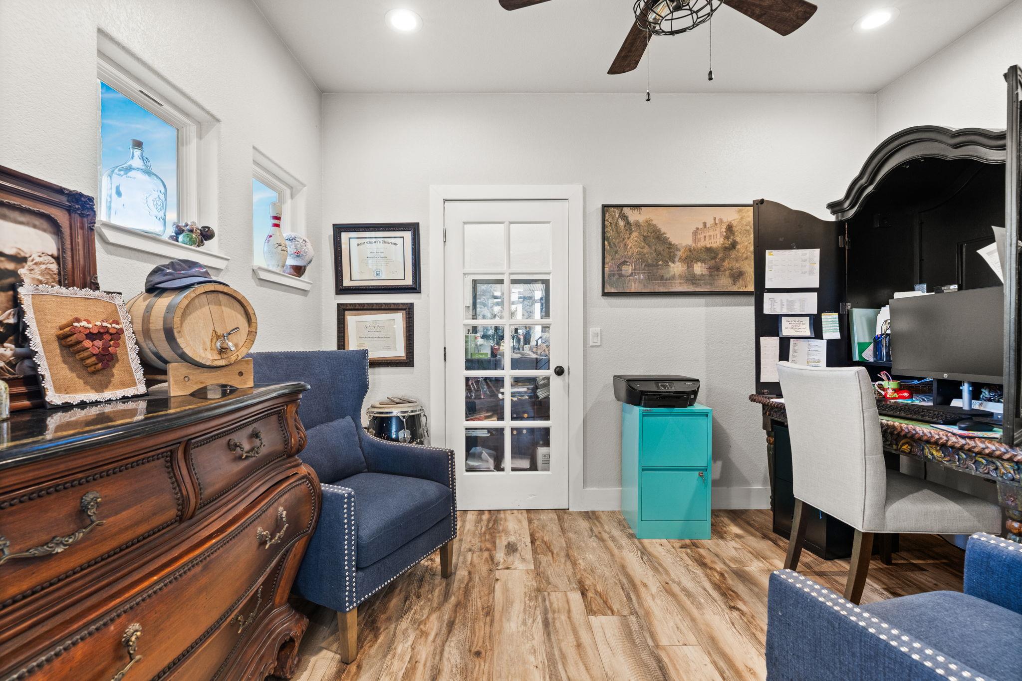 101 Durango Dr, Johnson City, TX 78636