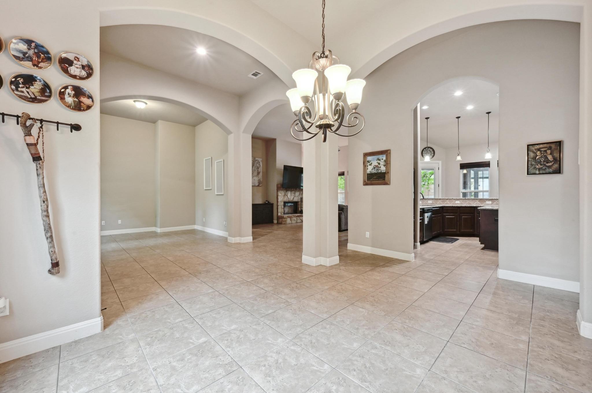605 River Oaks Dr, Austin, TX 78748