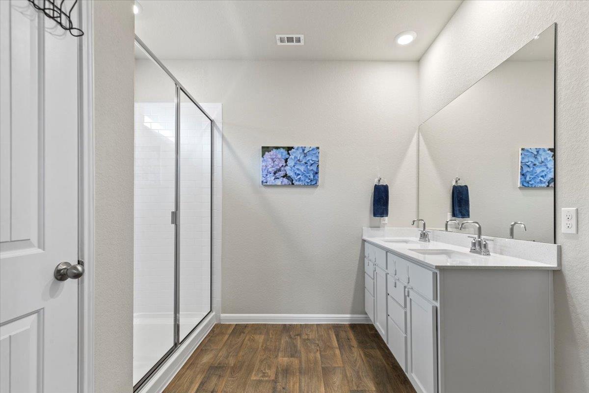 609 Bluffview Dr, Bastrop, TX 78602