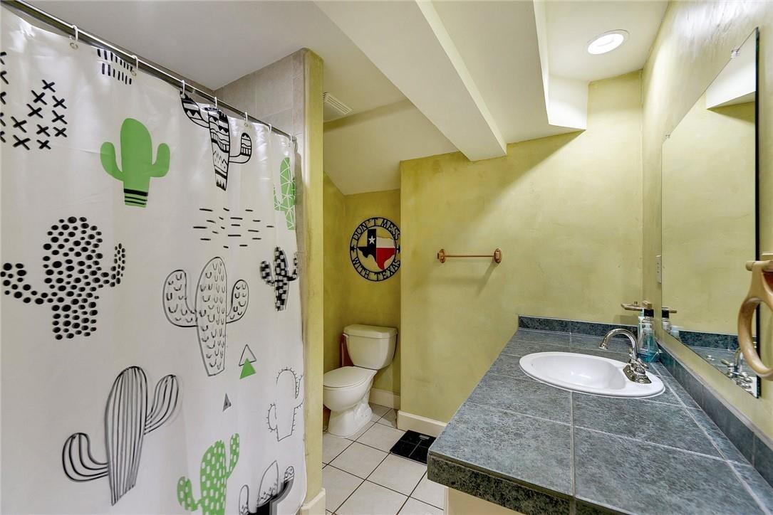 1712 Lakeshore Dr # B, Austin, TX 78746