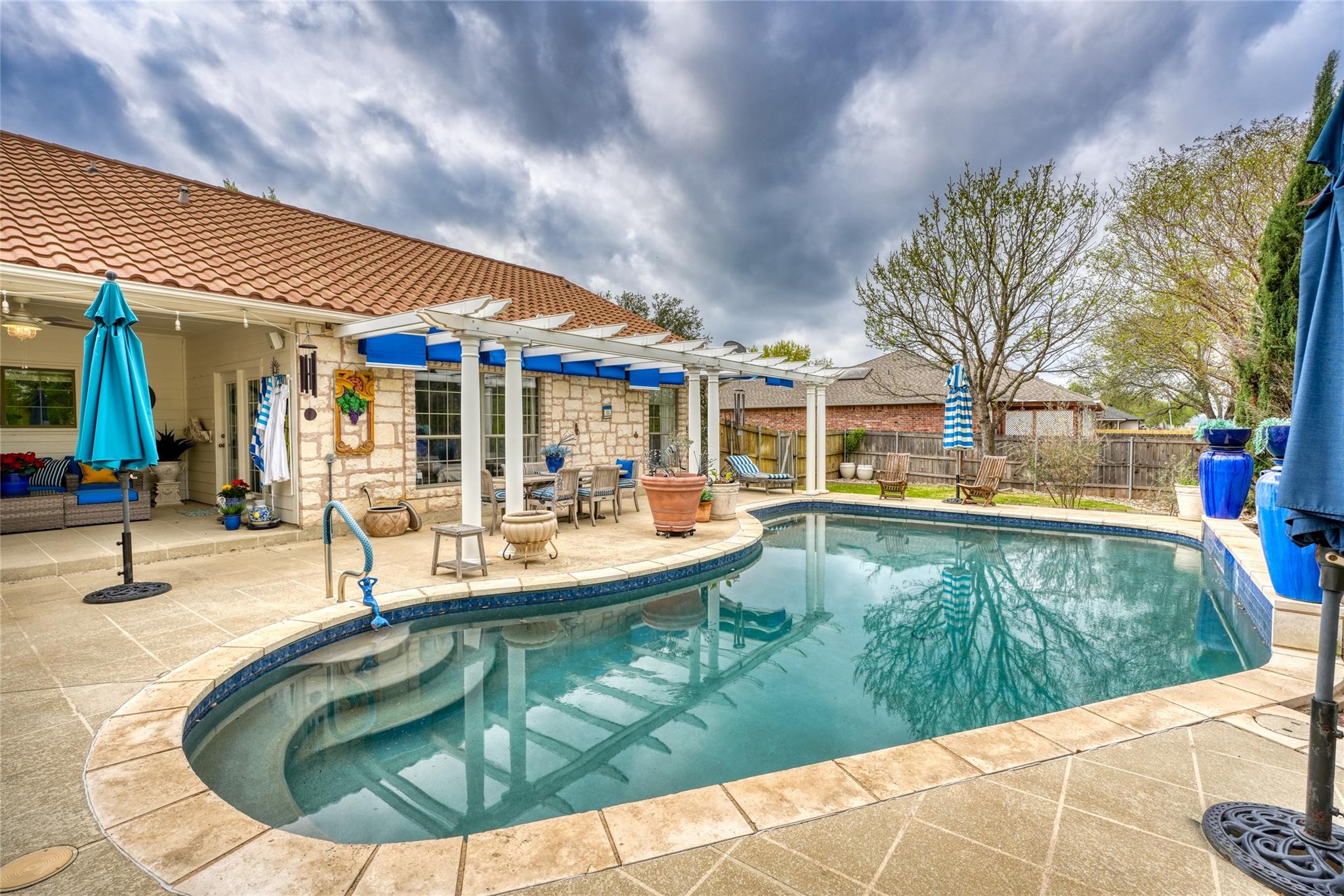 120 Turkey Run, Meadowlakes, TX 78654