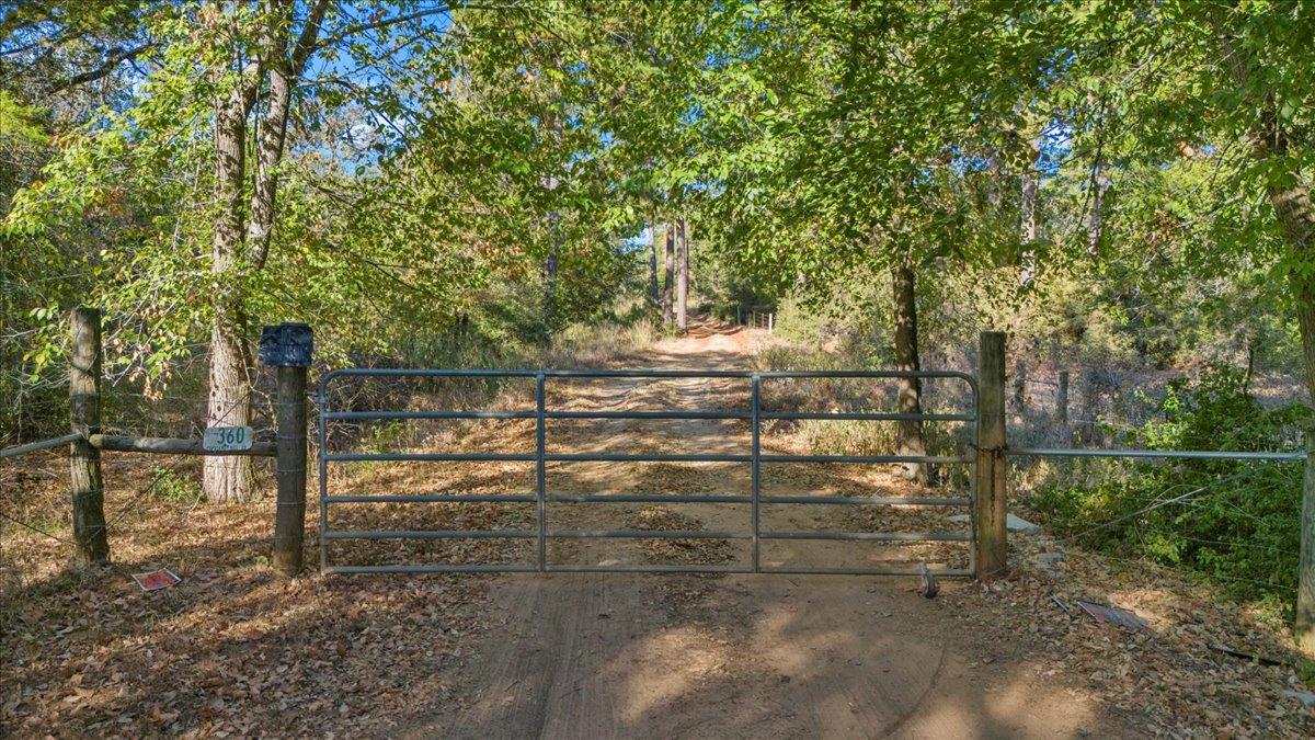 360 Copeland Hill Rd, Smithville, TX 78957