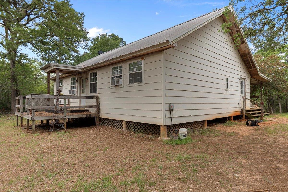 360 Copeland Hill Rd, Smithville, TX 78957