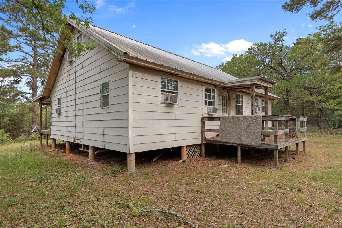 360 Copeland Hill Rd, Smithville, TX 78957