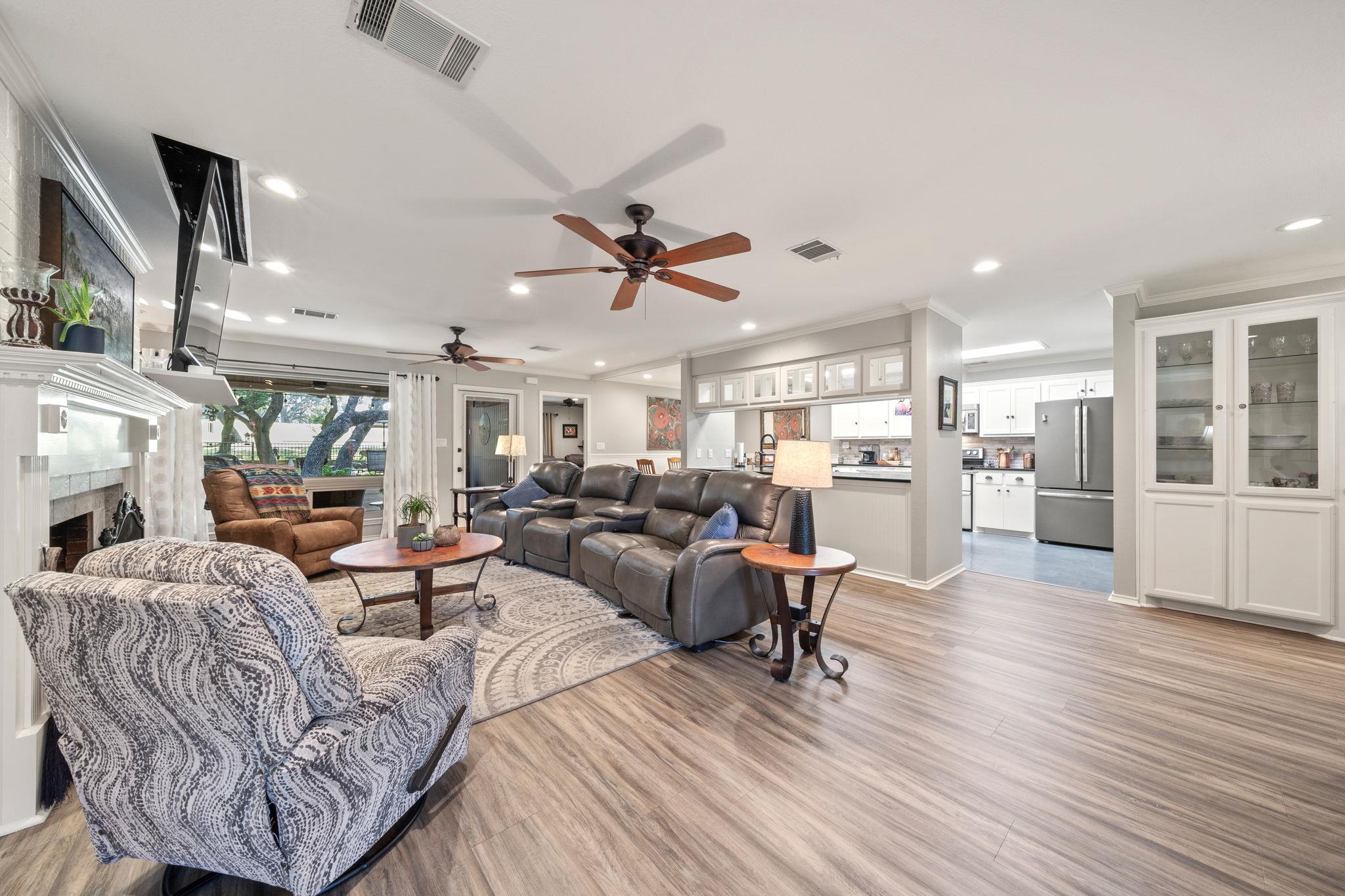 25 Doolittle Dr, Wimberley, TX 78676