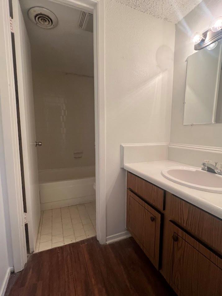 311 E 31st St # 304, Austin, TX 78705