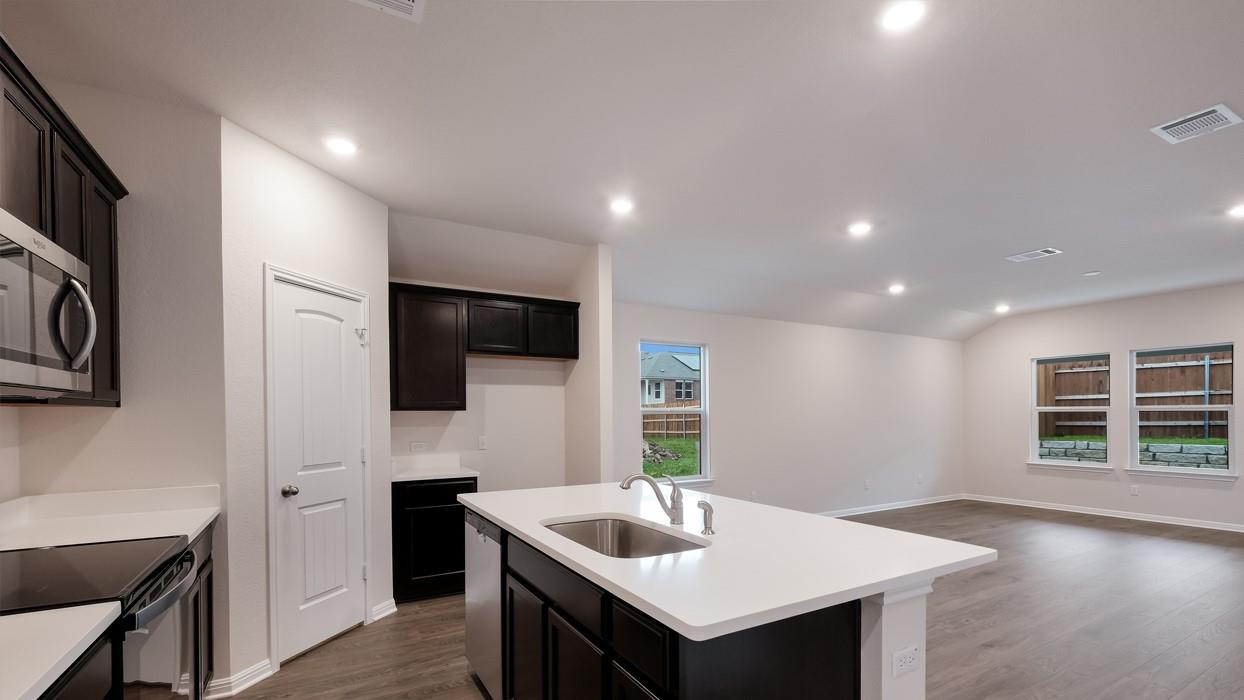 225 Rock Springs Dr, Marble Falls, TX 78654
