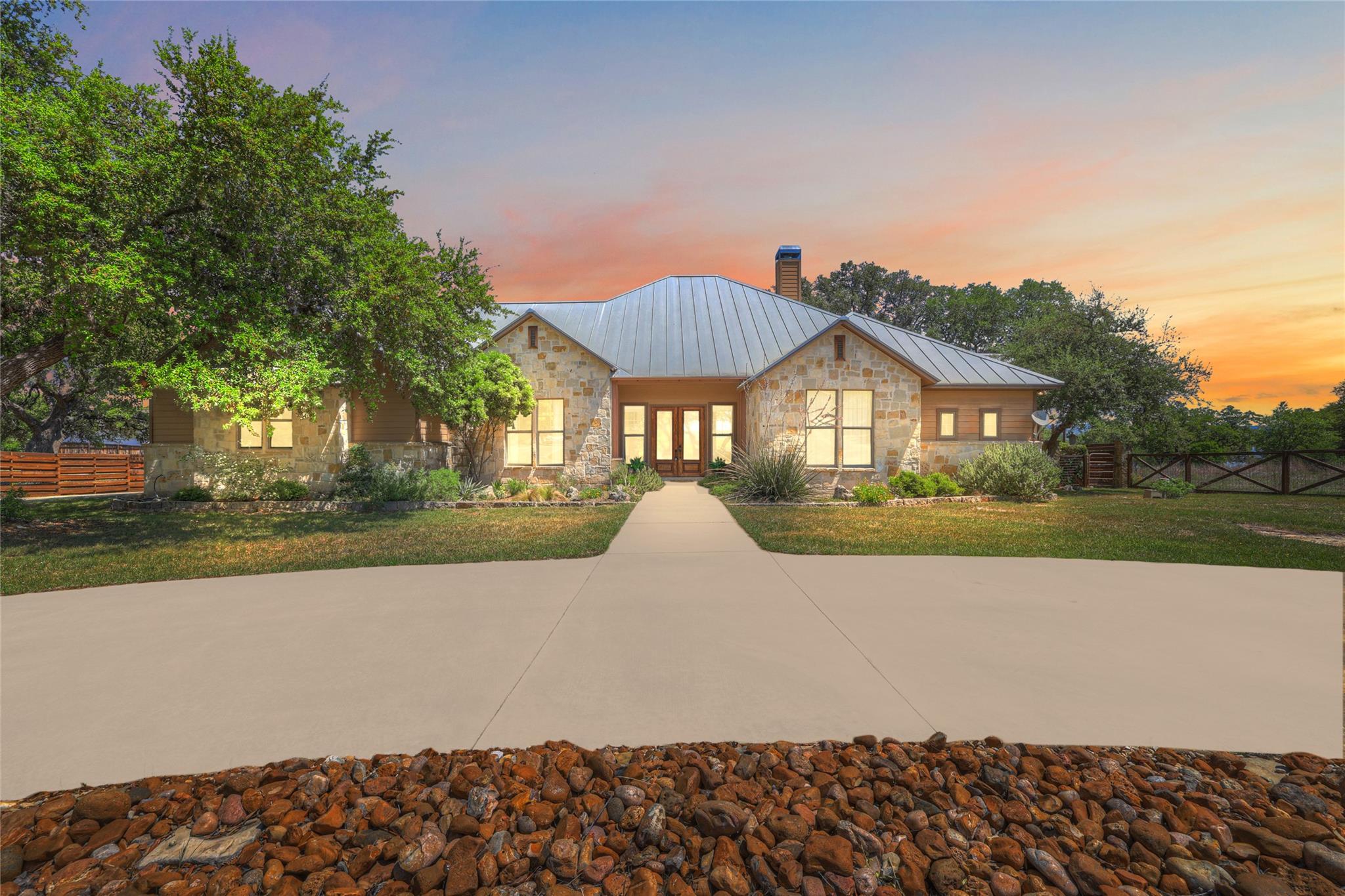807 Lake Island Dr, Canyon Lake, TX 78133