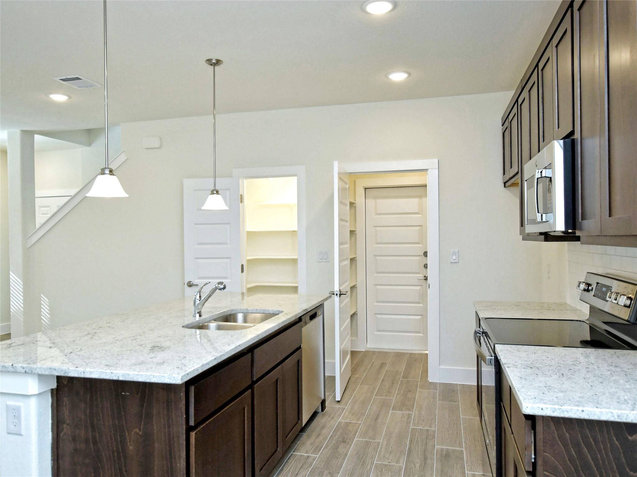 603 Parkline Dr # 11B, Georgetown, TX 78626